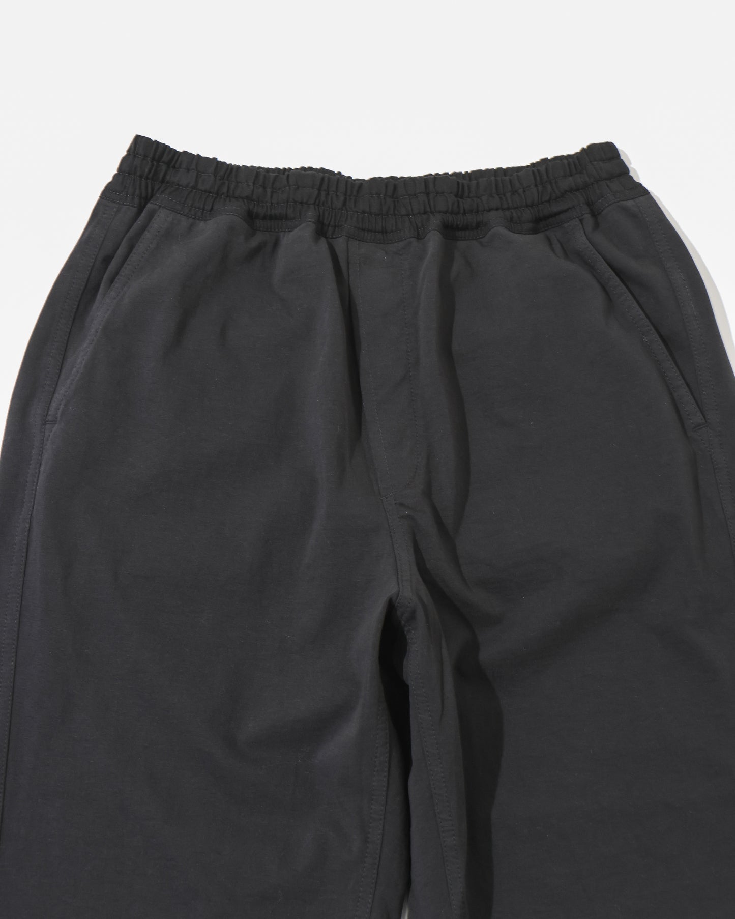 アディクティブパンツ