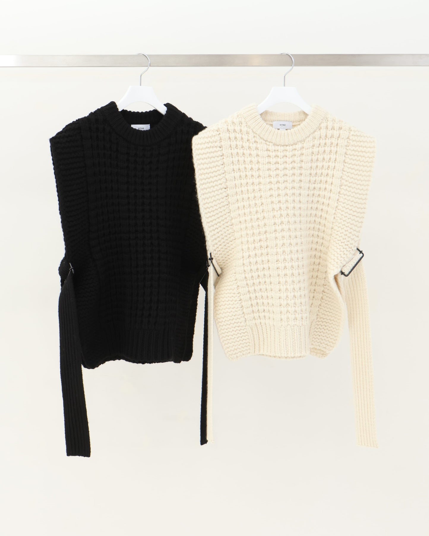 WAFFLE-KNIT SWEATER VEST 11374