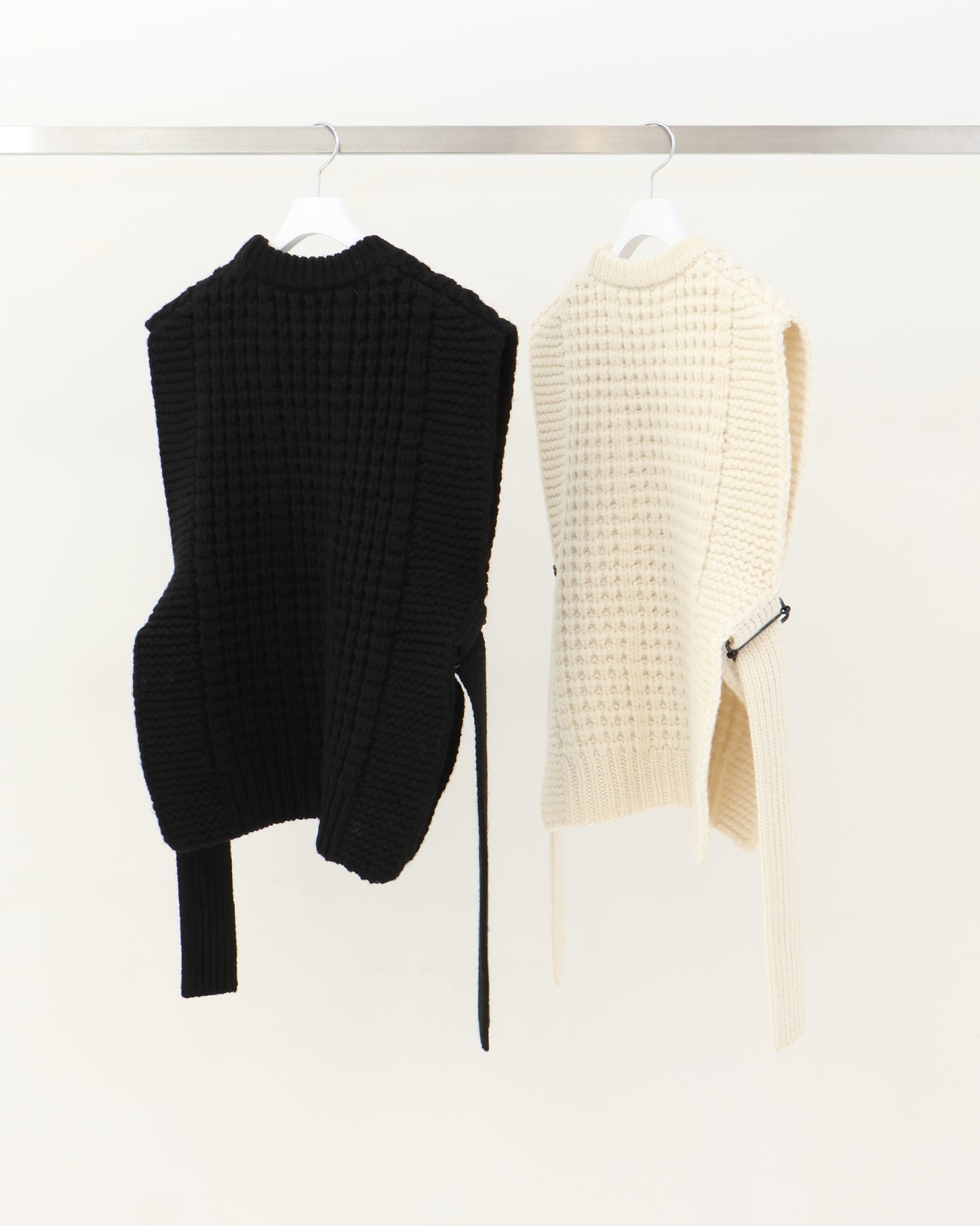 WAFFLE-KNIT SWEATER VEST 11374