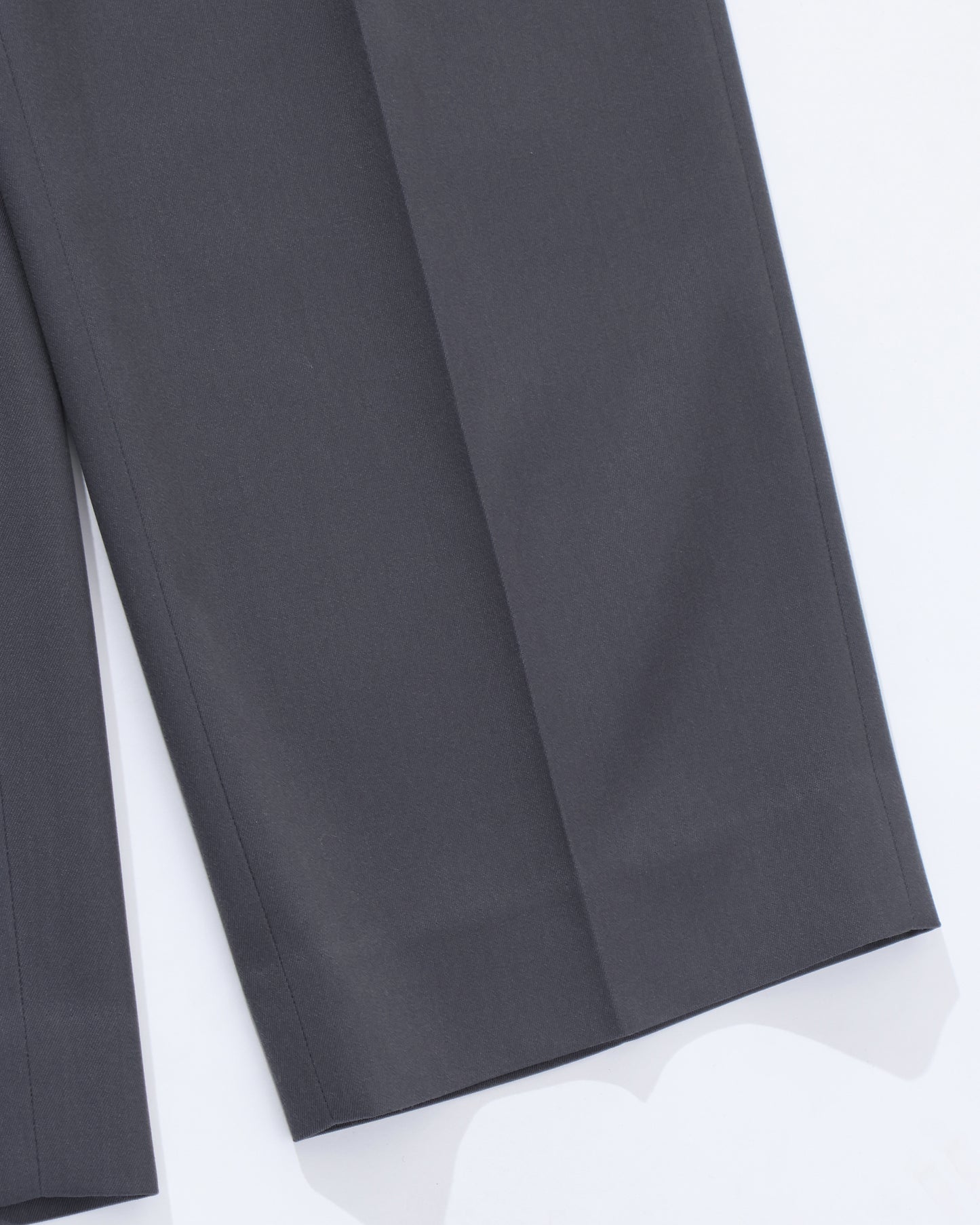LIGHT WOOL MAX GABARDINE TWO-TUCK SLACKS DARK GRAY