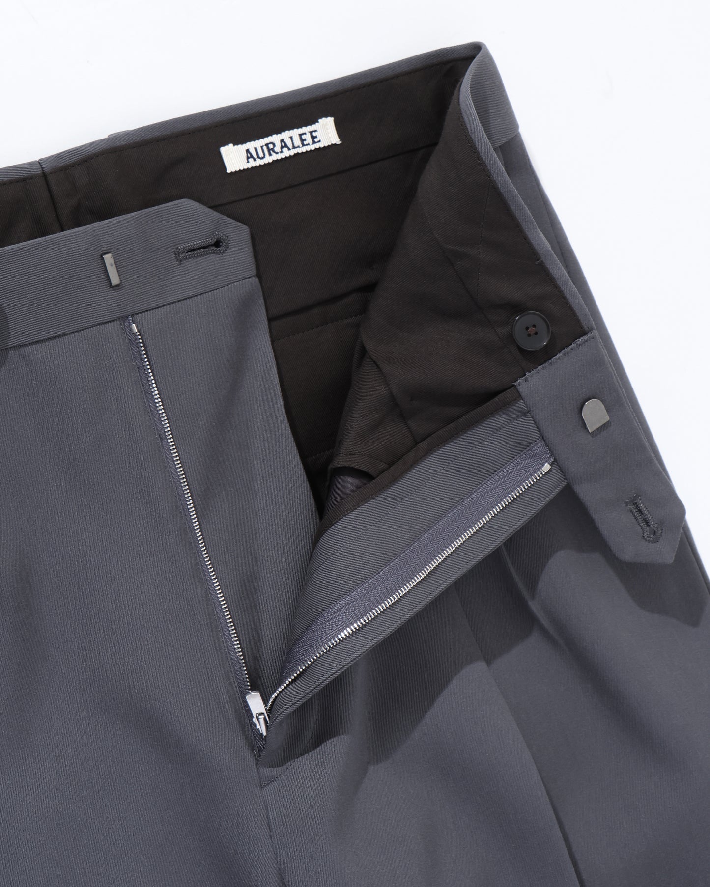 LIGHT WOOL MAX GABARDINE TWO-TUCK SLACKS DARK GRAY