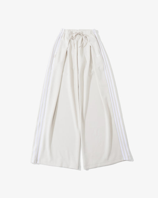 ADILUNA SEASON 2 × JENNIE PLEATED TP