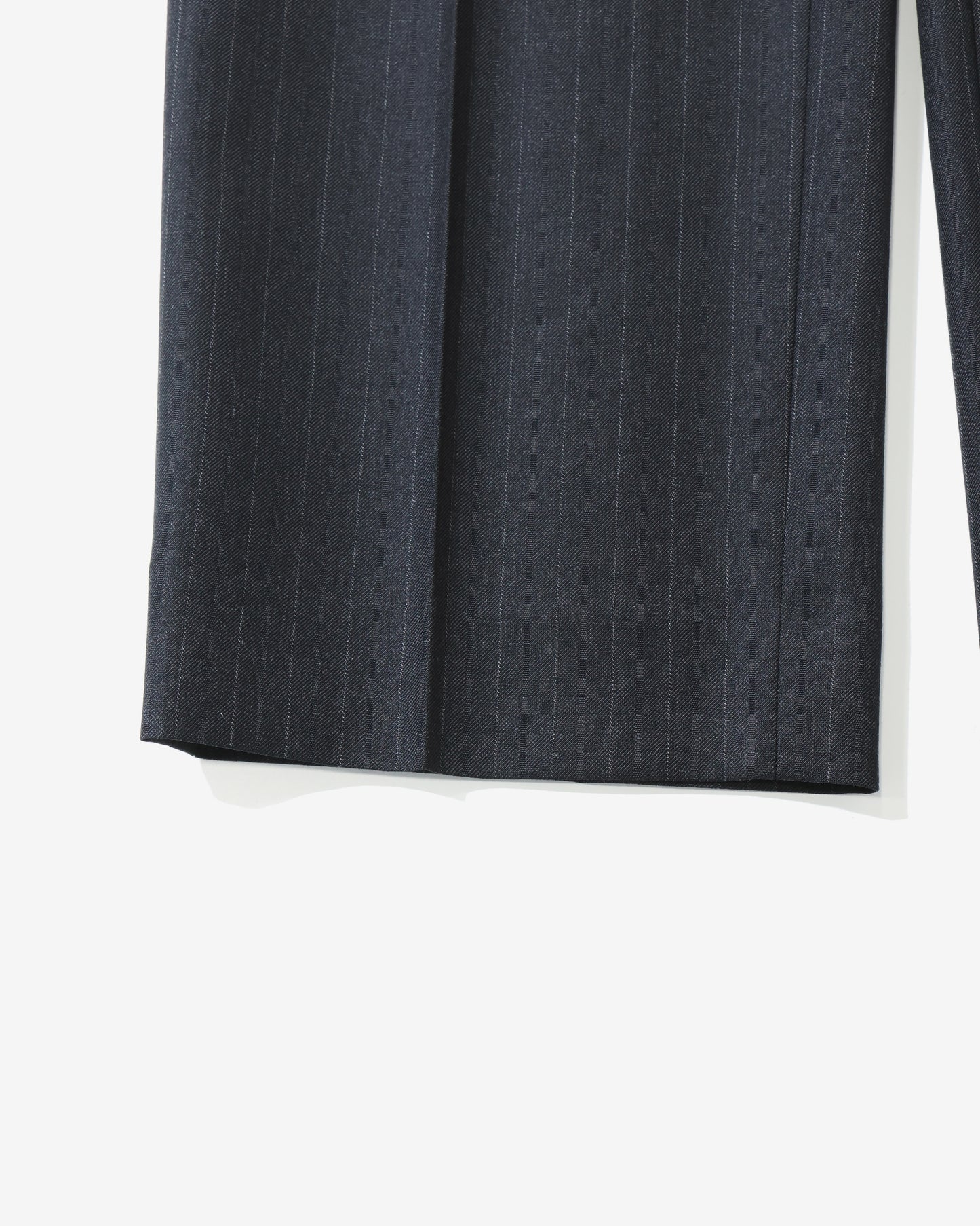 BLUEFACED WOOL TWO-TUCK SLACKS CHARCOAL NAVY STRIPE