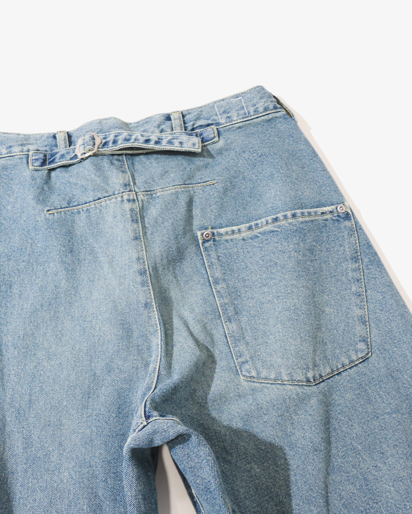 BACK CINCH JEANS
