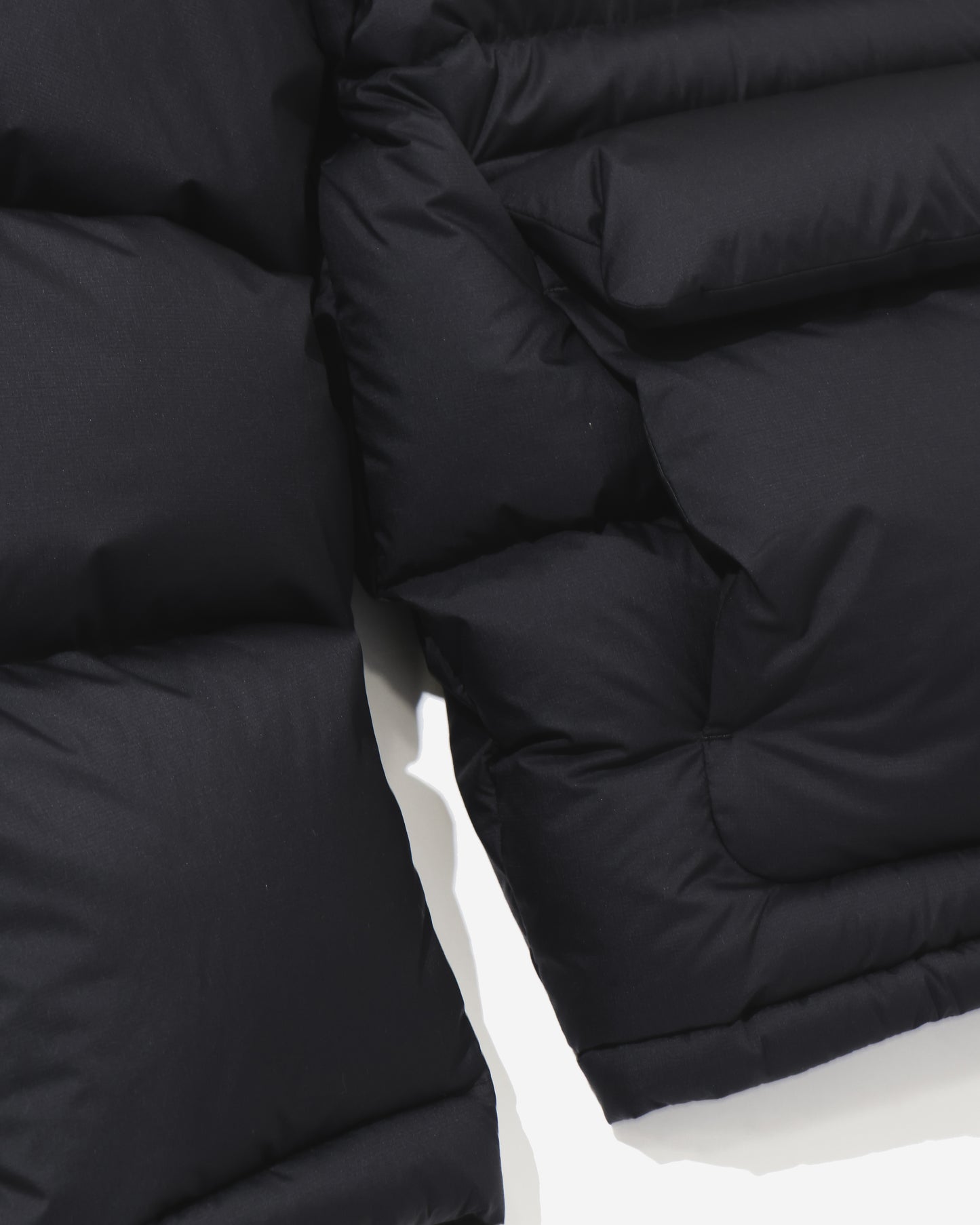 SUPER LIGHT NYLON RIPSTOP DOWN BLOUSON