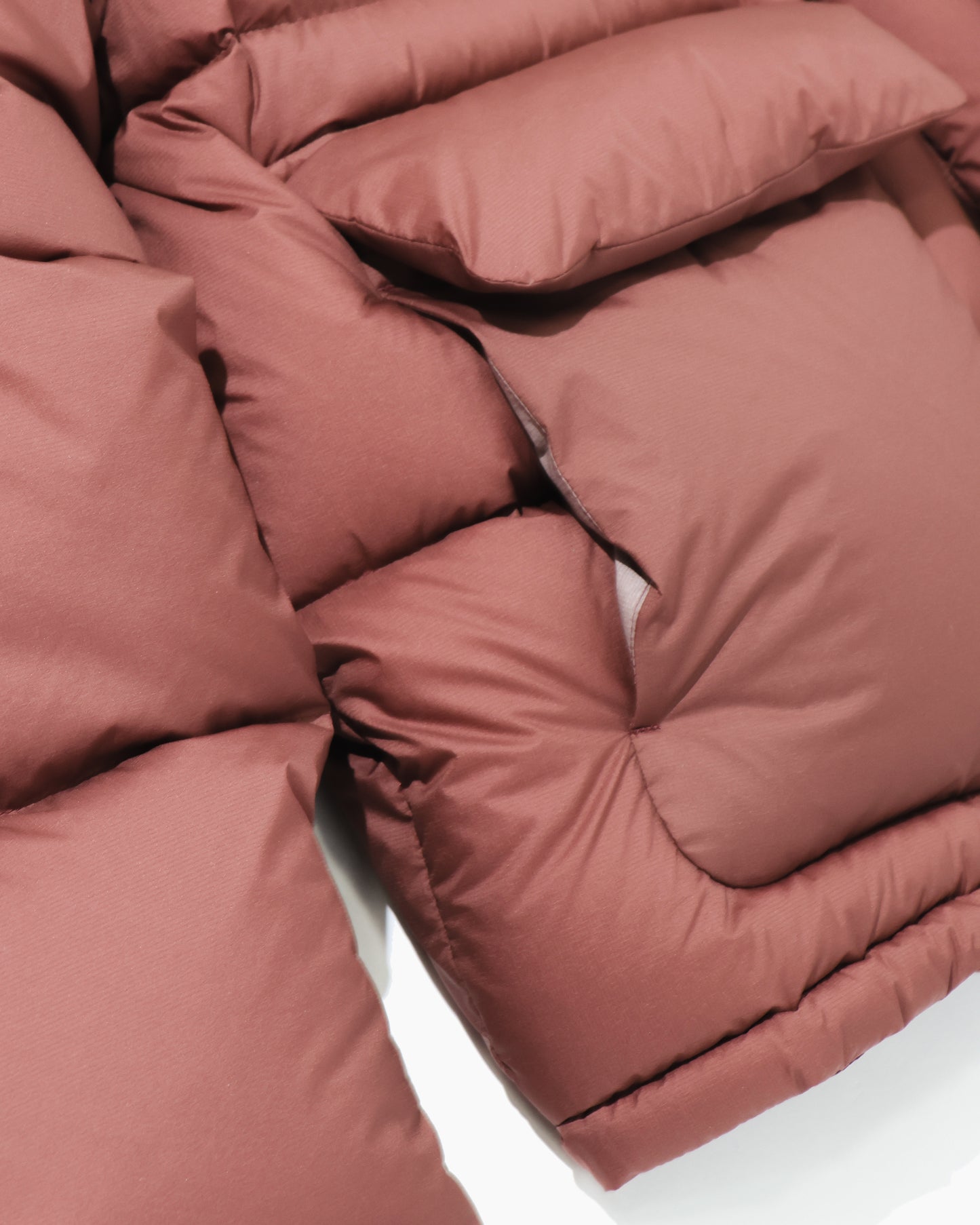 SUPER LIGHT NYLON RIPSTOP DOWN BLOUSON