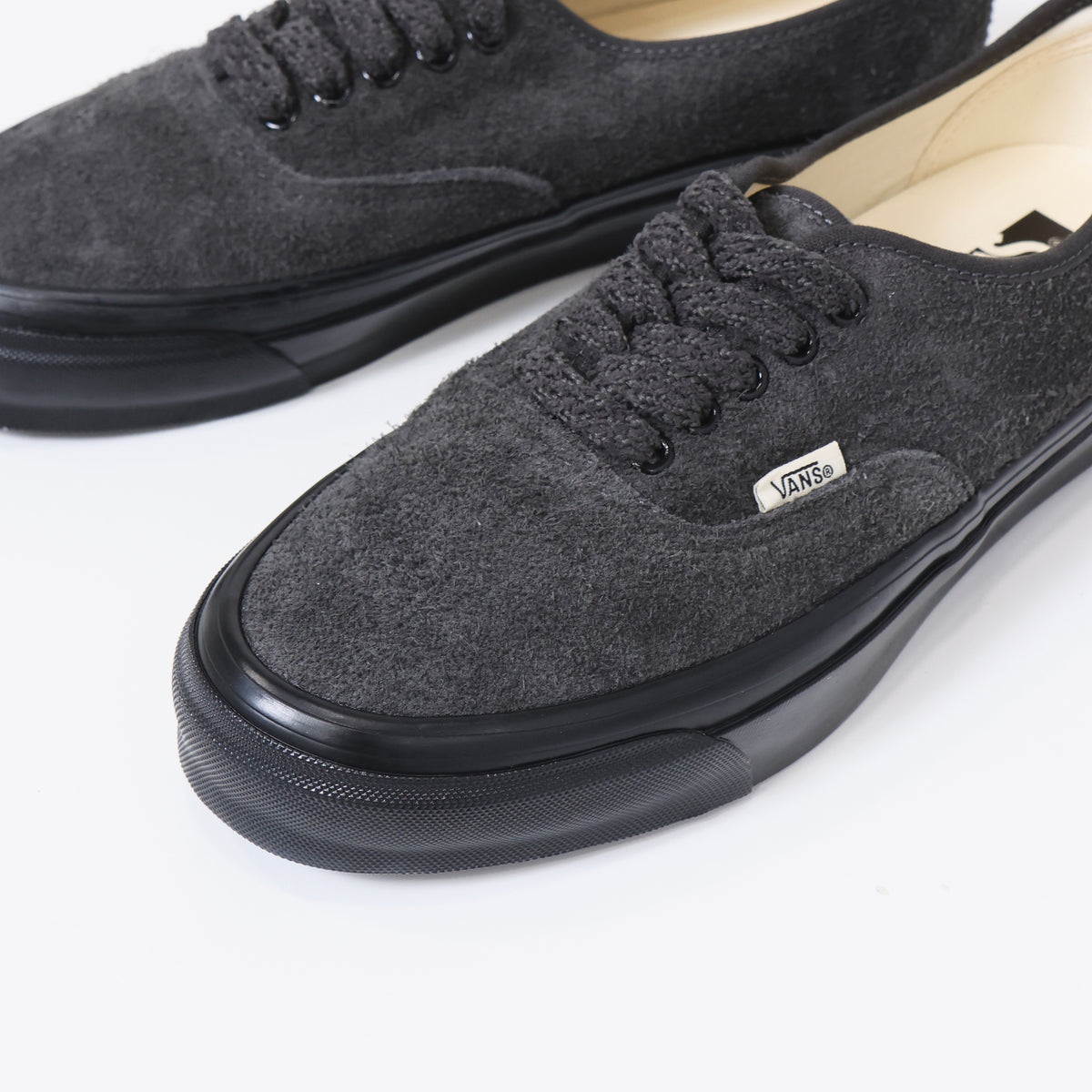 Lx Authentic 44