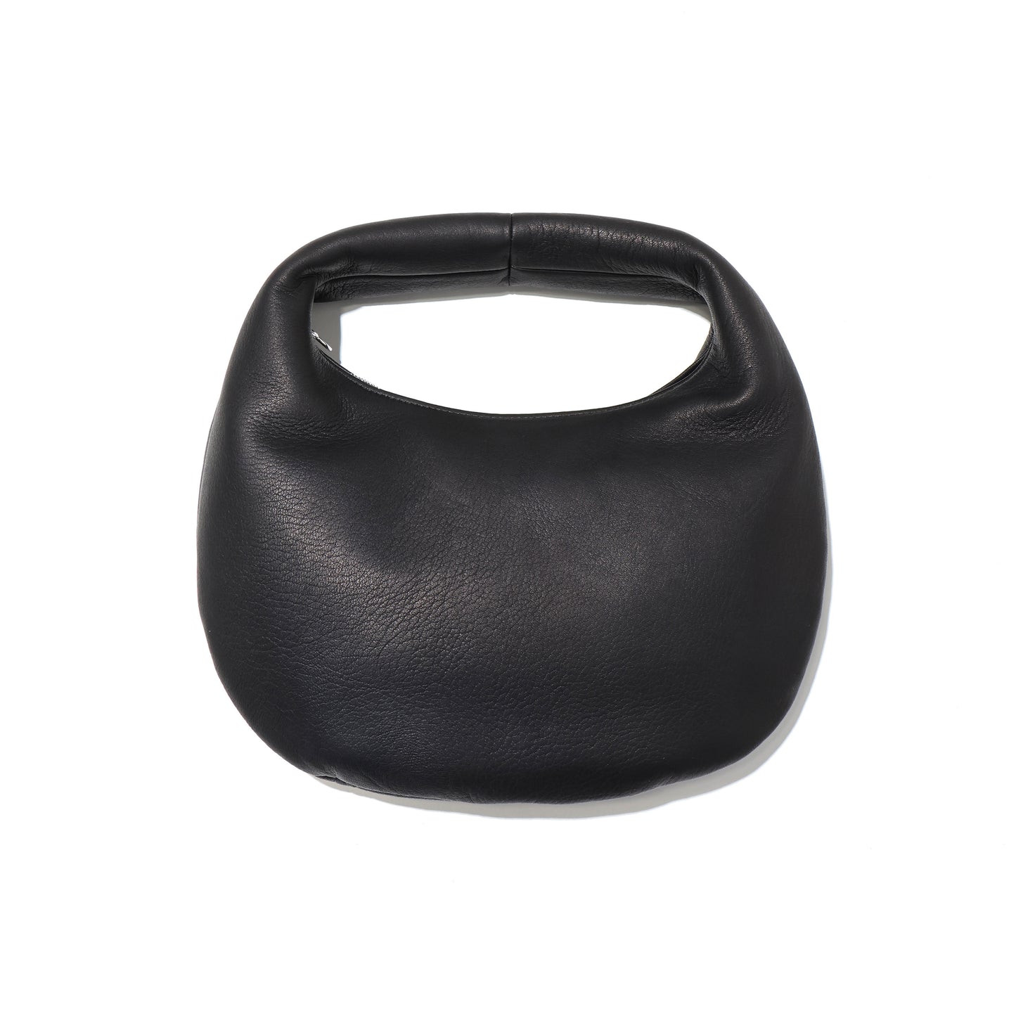ROUND ONE SHOULDER : M