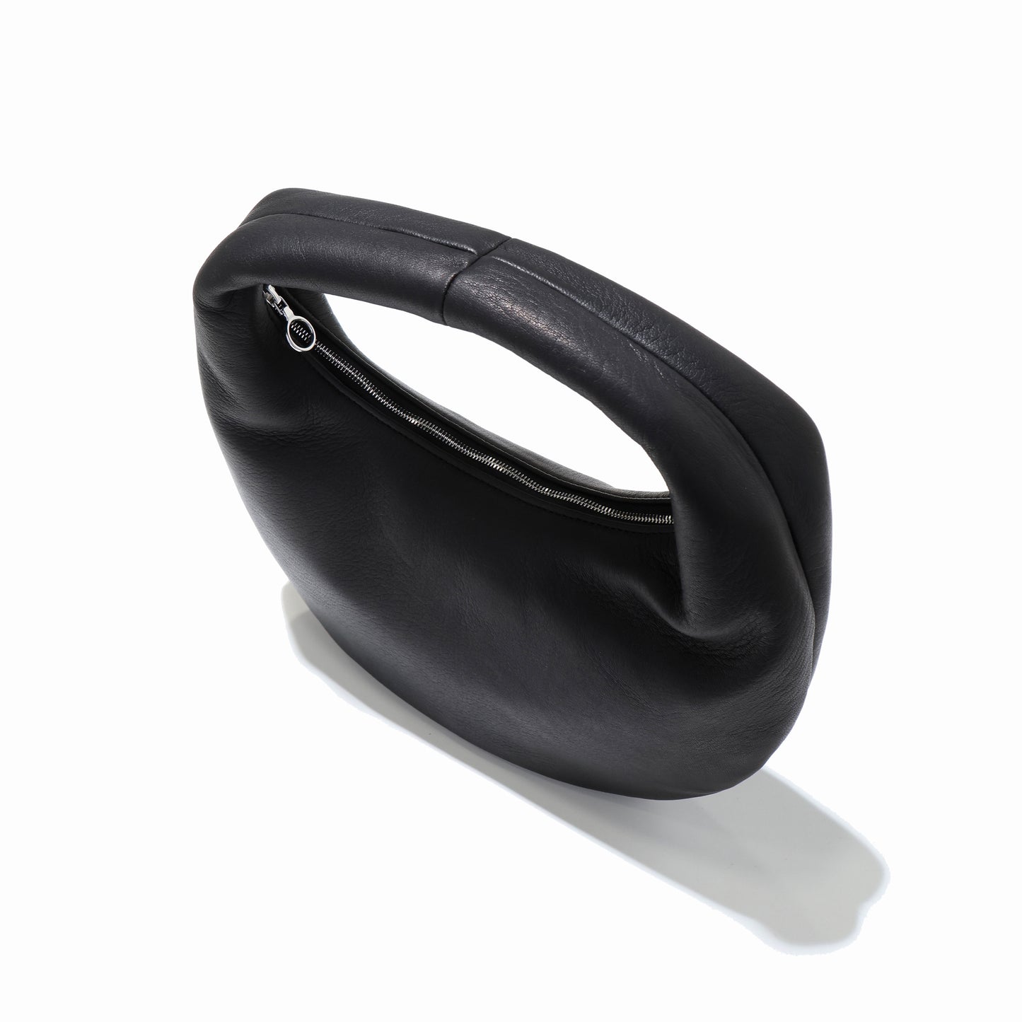 ROUND ONE SHOULDER : M