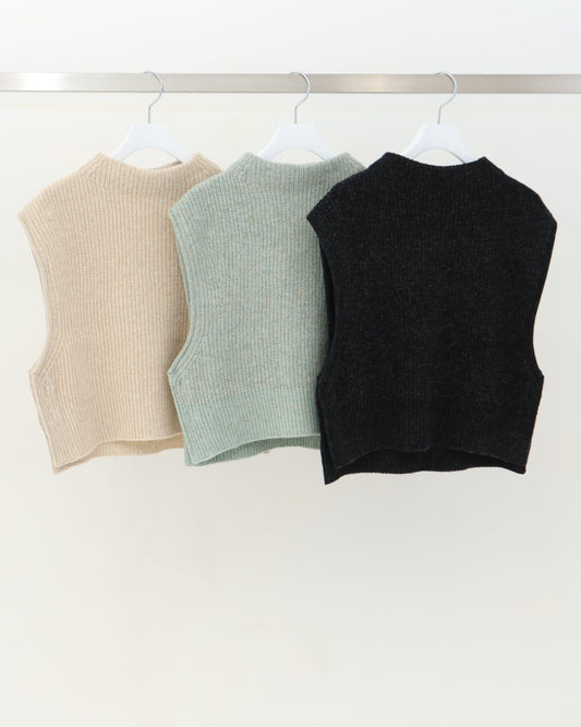 superfine lambs&chenille ribbed-knit bib