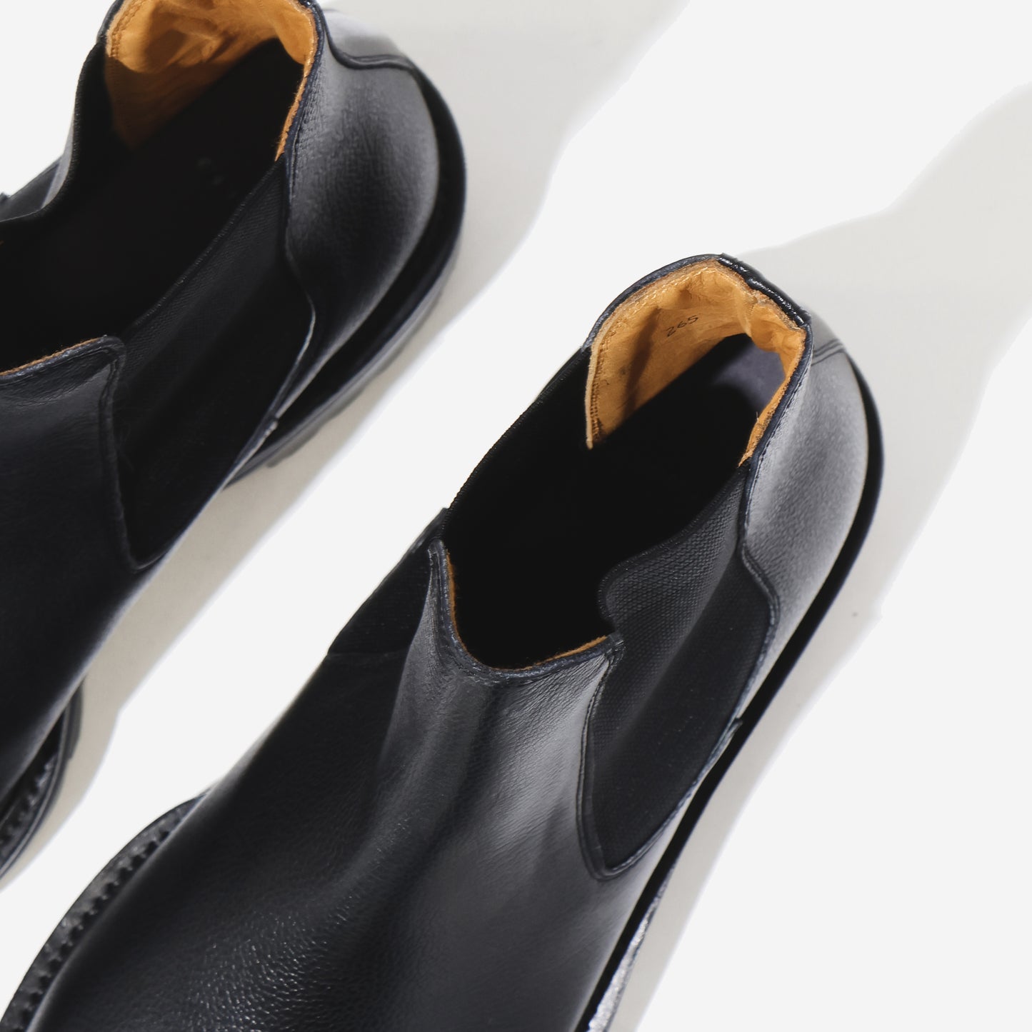 Side Gore Boots in Grain Leather BLACK