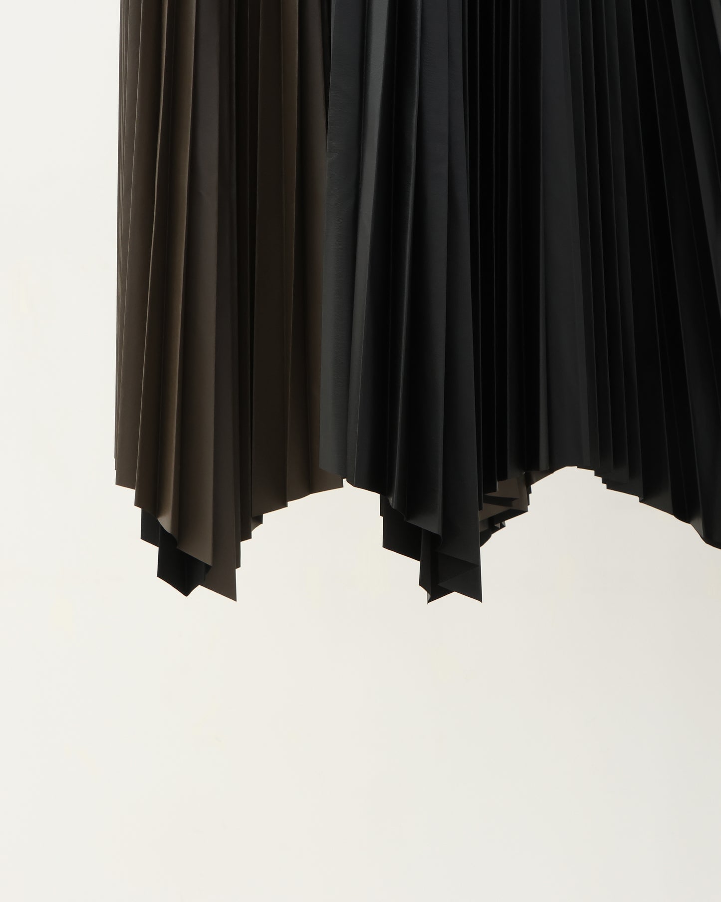 SYNTHETIC LEATHER PLEATS SKIRT