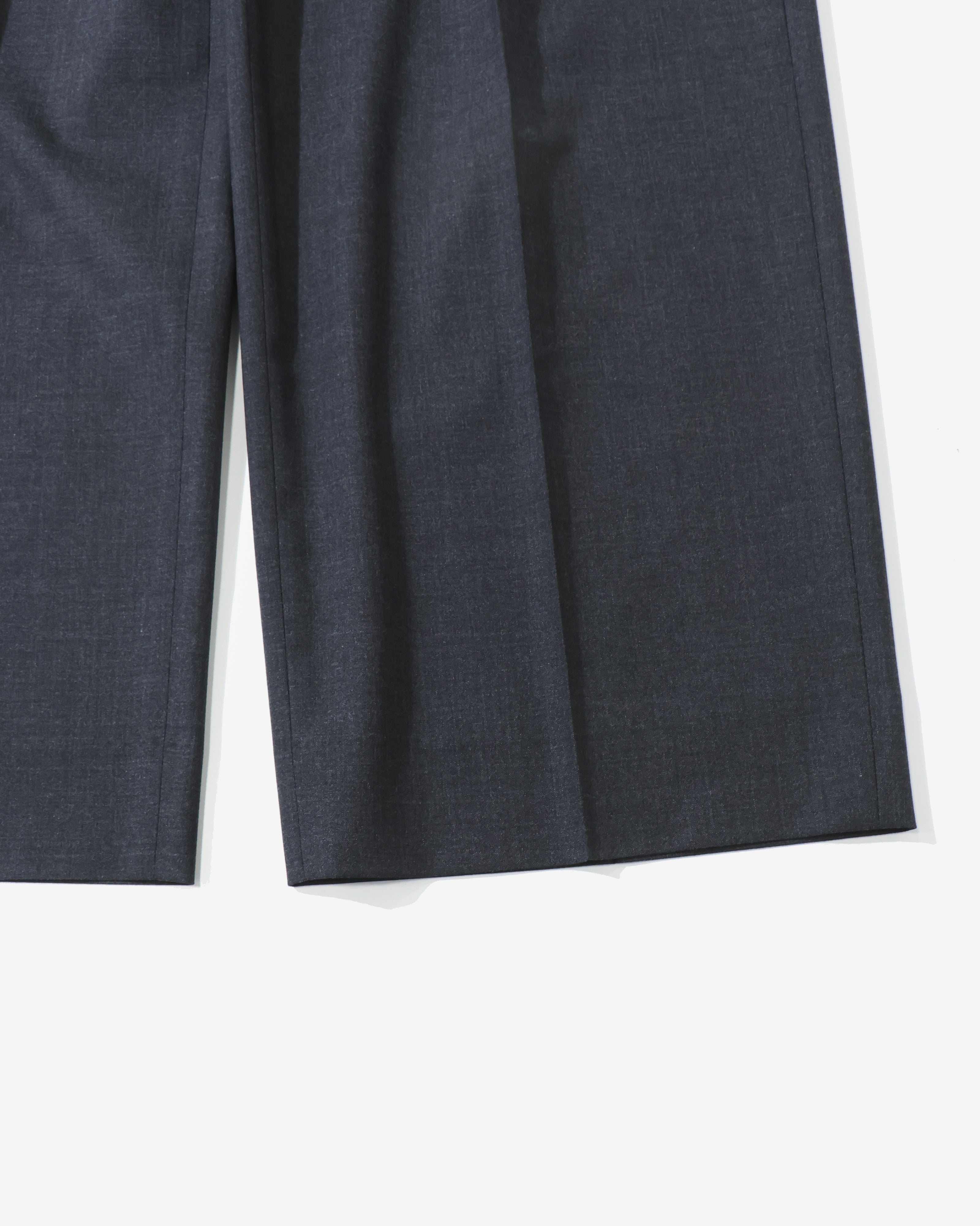 ULTRA FINE TROPICAL WOOL TWO-TUCK SLACKS TOP CHARCOAL – TIME AFTER