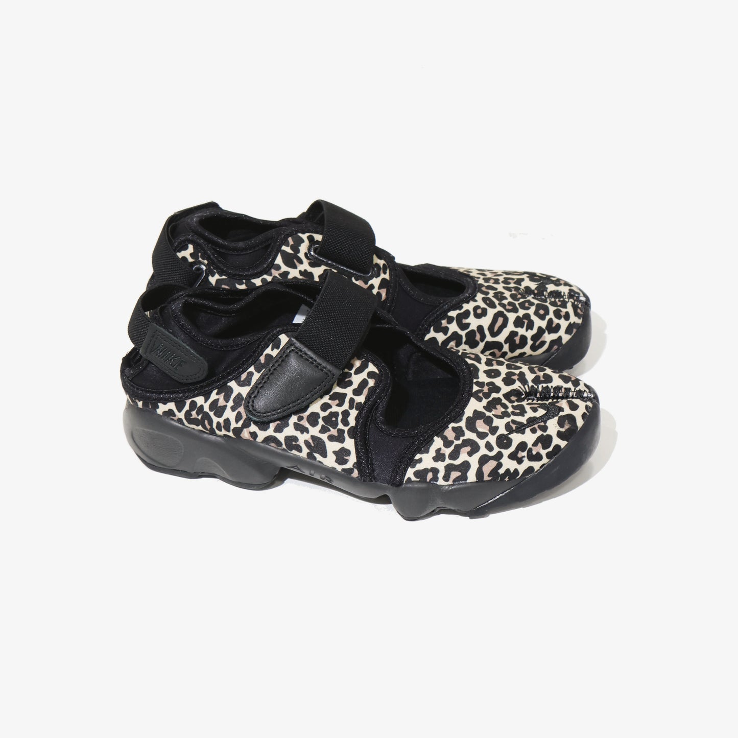 WMNS NIKE AIR RIFT