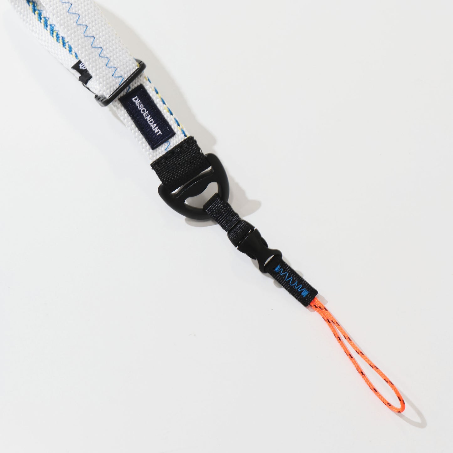 MOORING STRAP TAKES HANDS