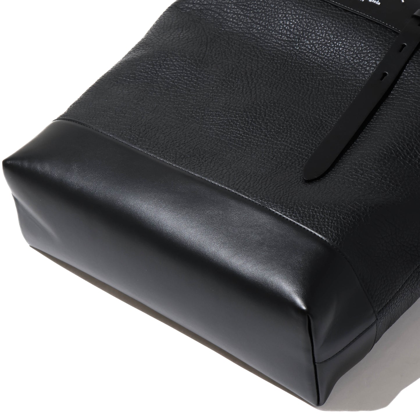 SB1WC0024 BAG  BLACK