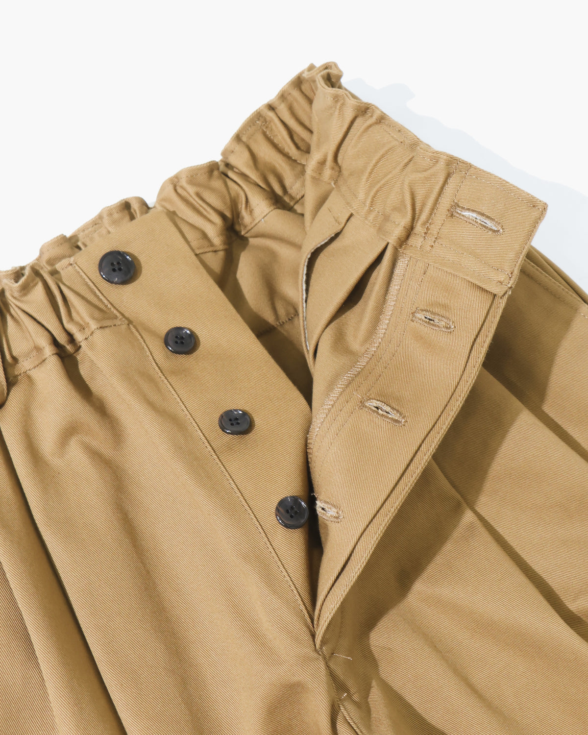 HIGH-COUNT CHINO PANTS