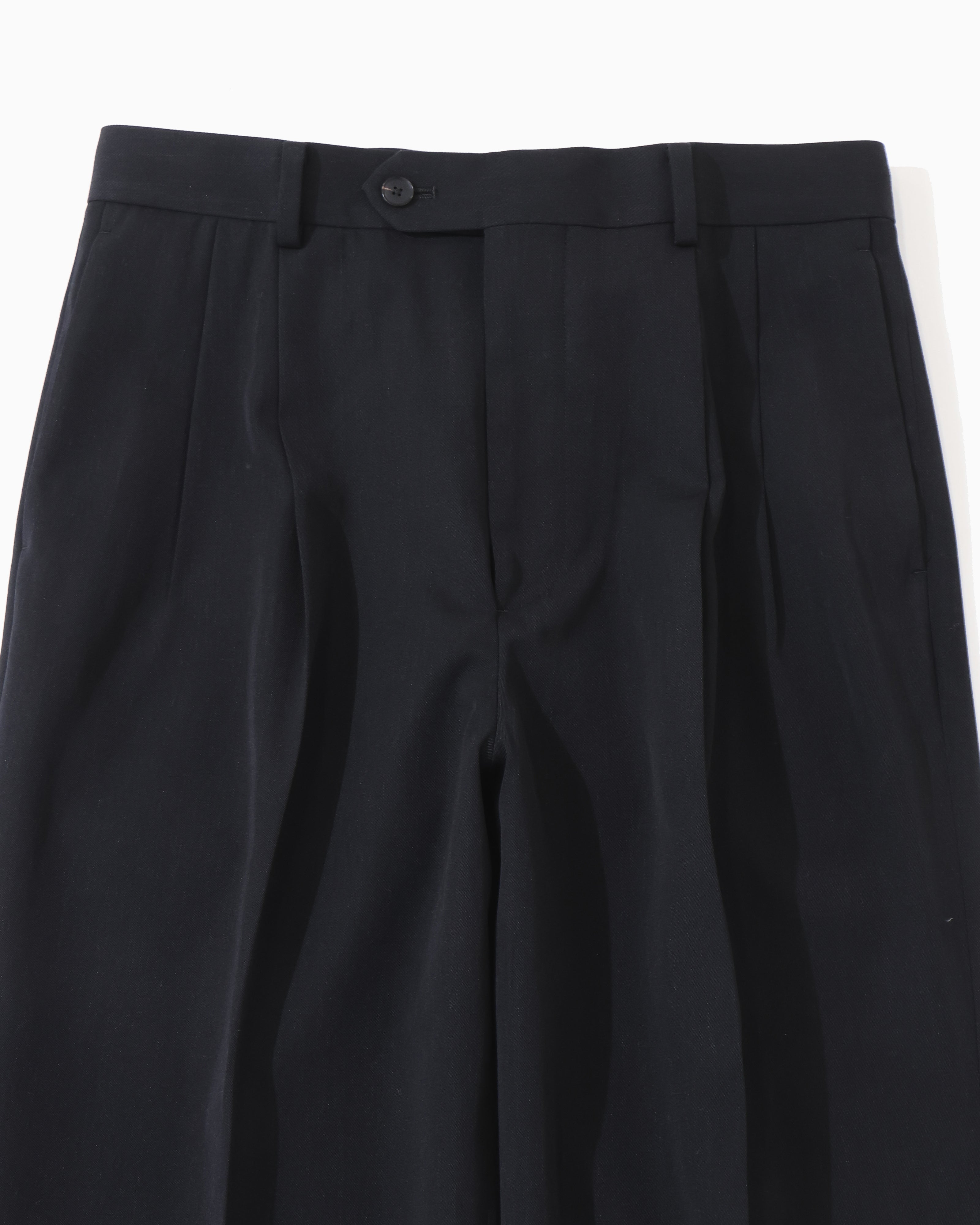 LIGHT WOOL MAX GABARDINE TWO-TUCK SLACKS TOP BLACK – TIME AFTER TIME