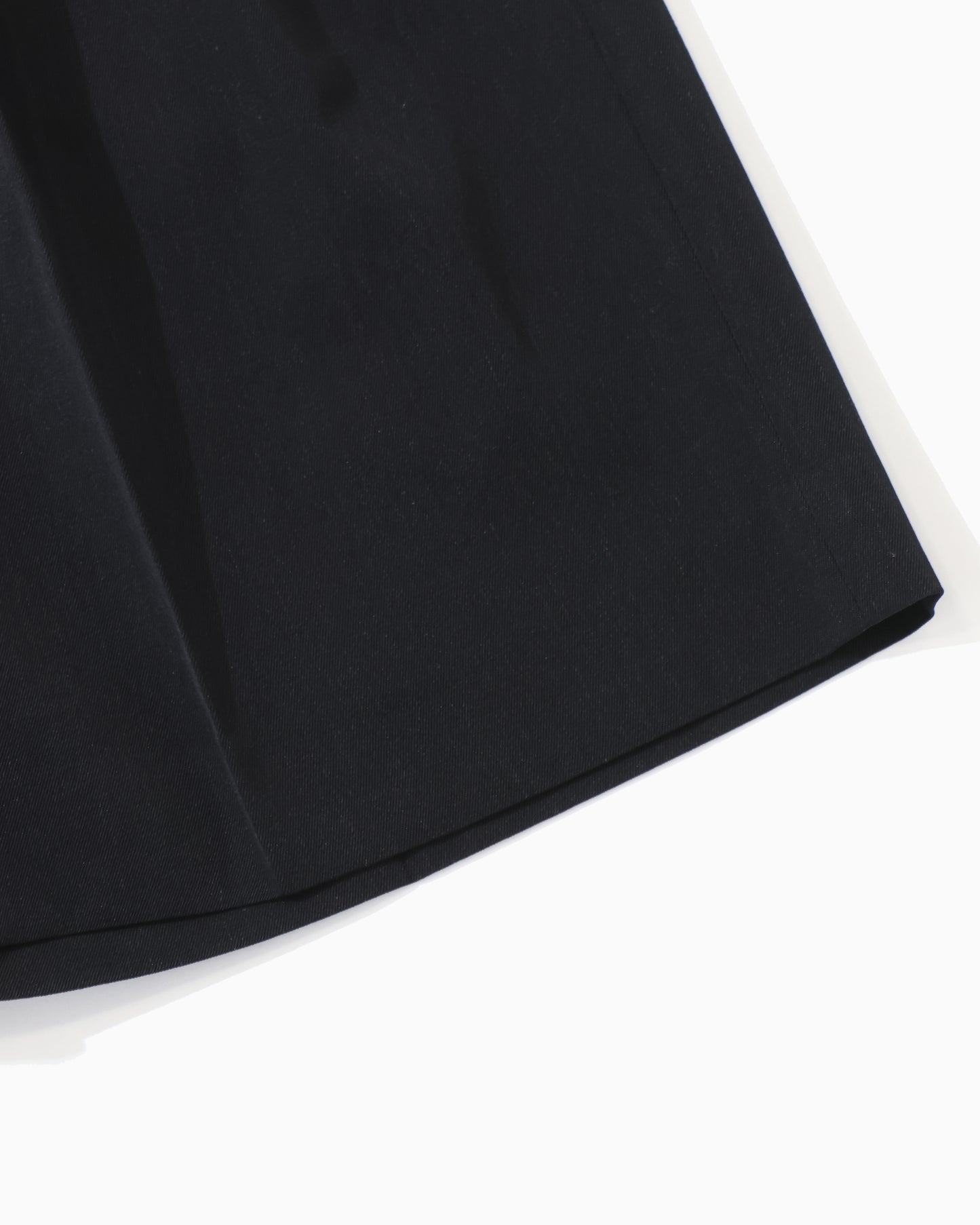 LIGHT WOOL MAX GABARDINE SHORTS TOP BLACK