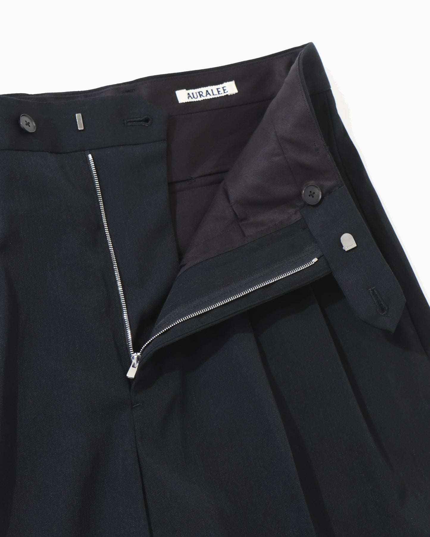LIGHT WOOL MAX GABARDINE SHORTS TOP BLACK