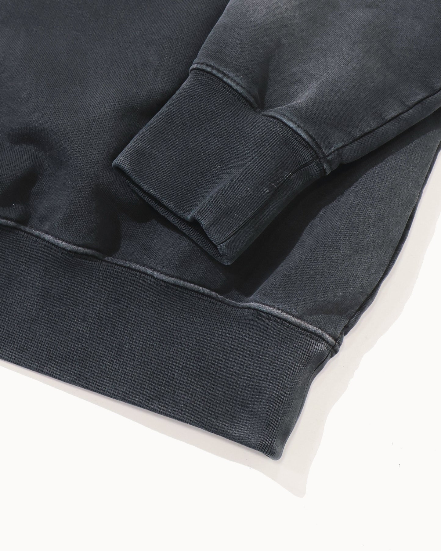 S67GU0039  SWEAT