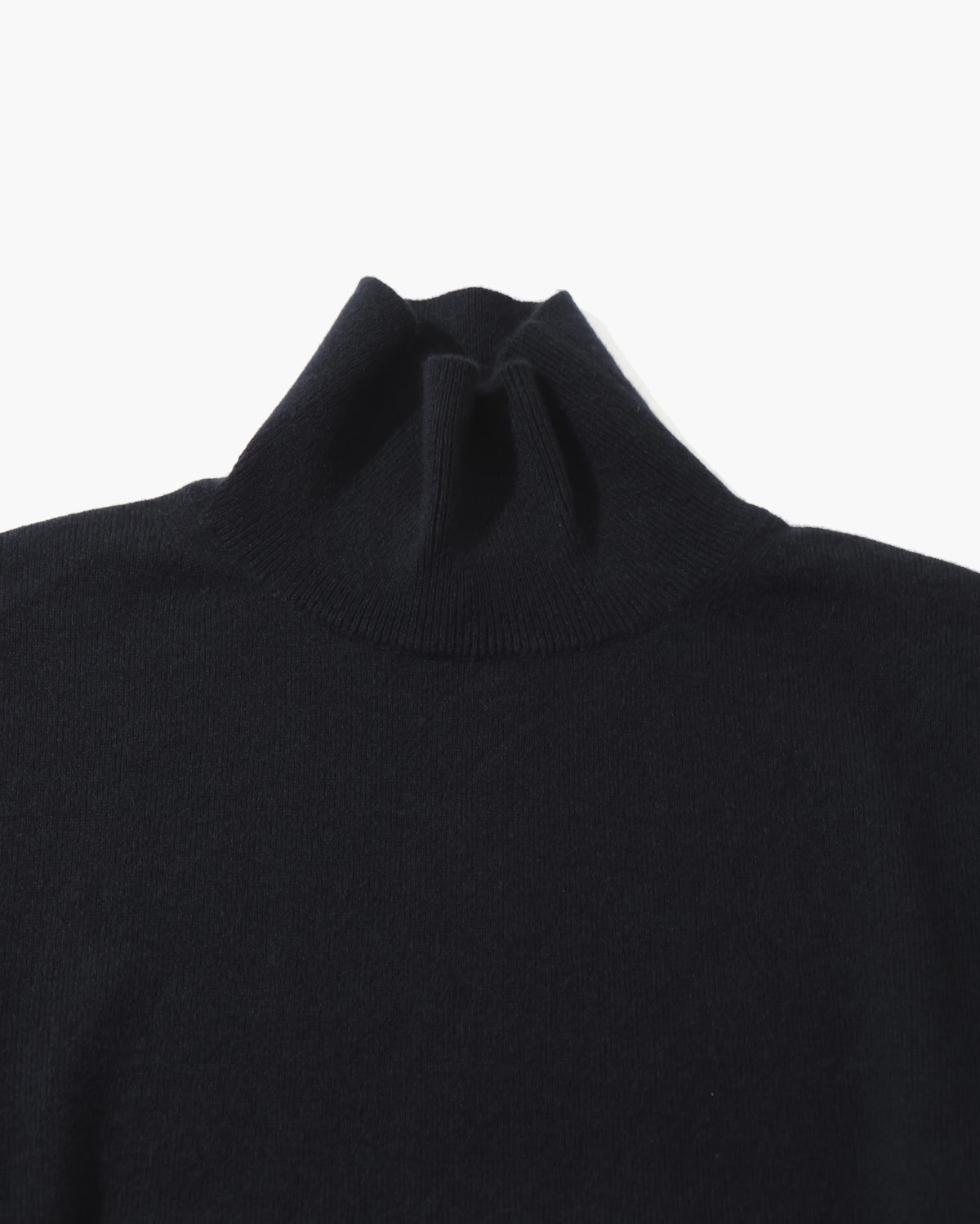 BABY CASHMERE KNIT TURTLE TOP BLACK