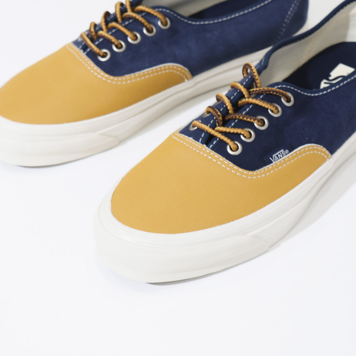 Lx Authentic 44