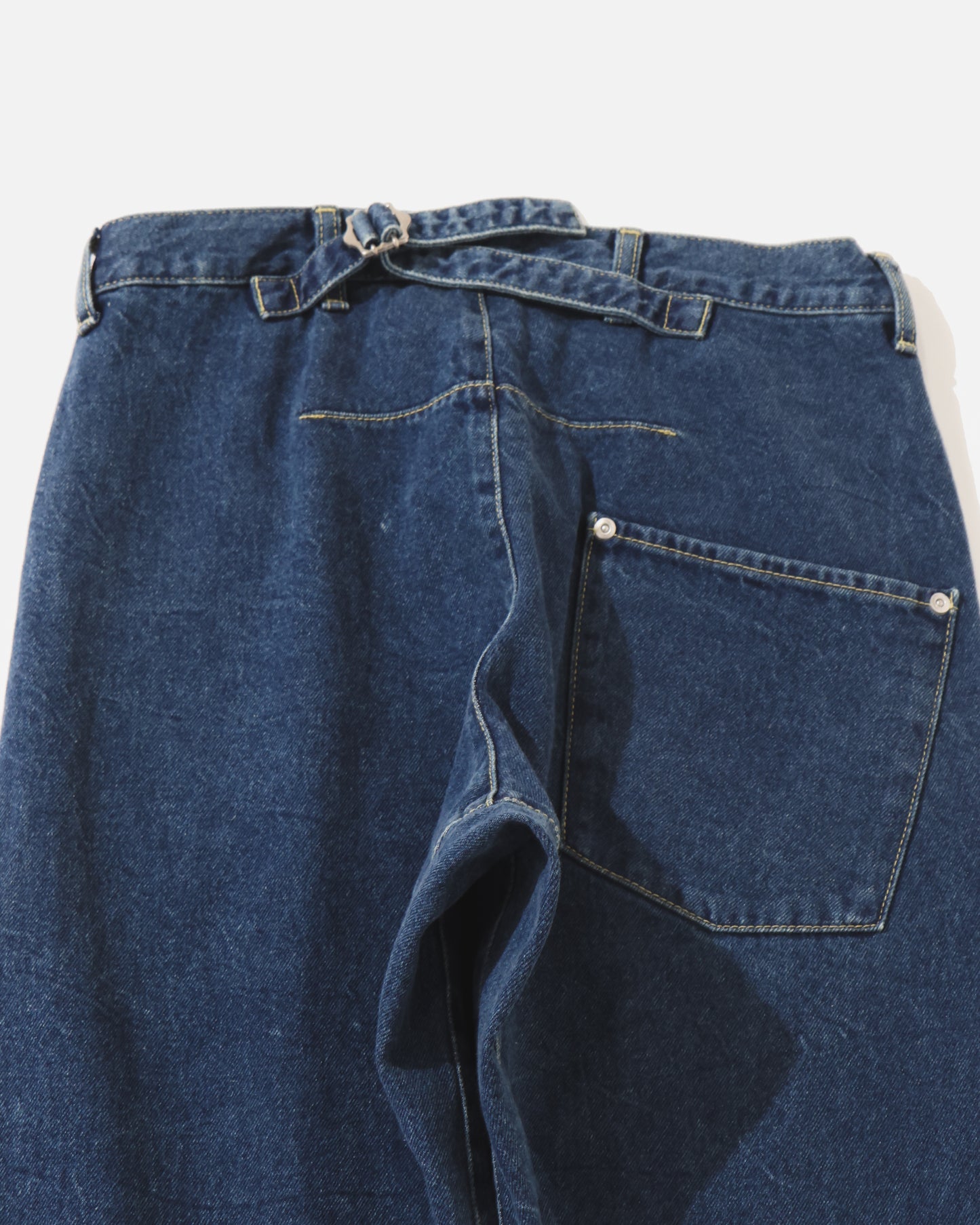 BACK CINCH JEANS