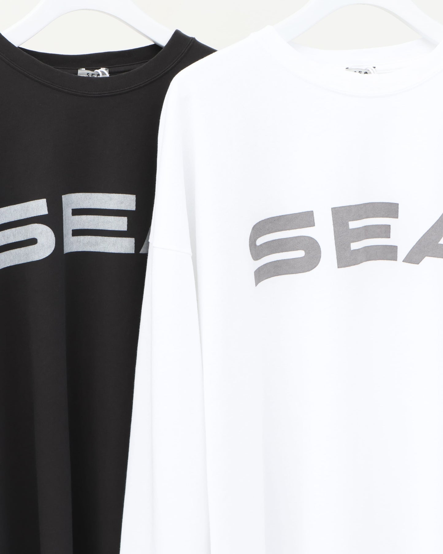 GRAPHIC L/S TEE (SEA)