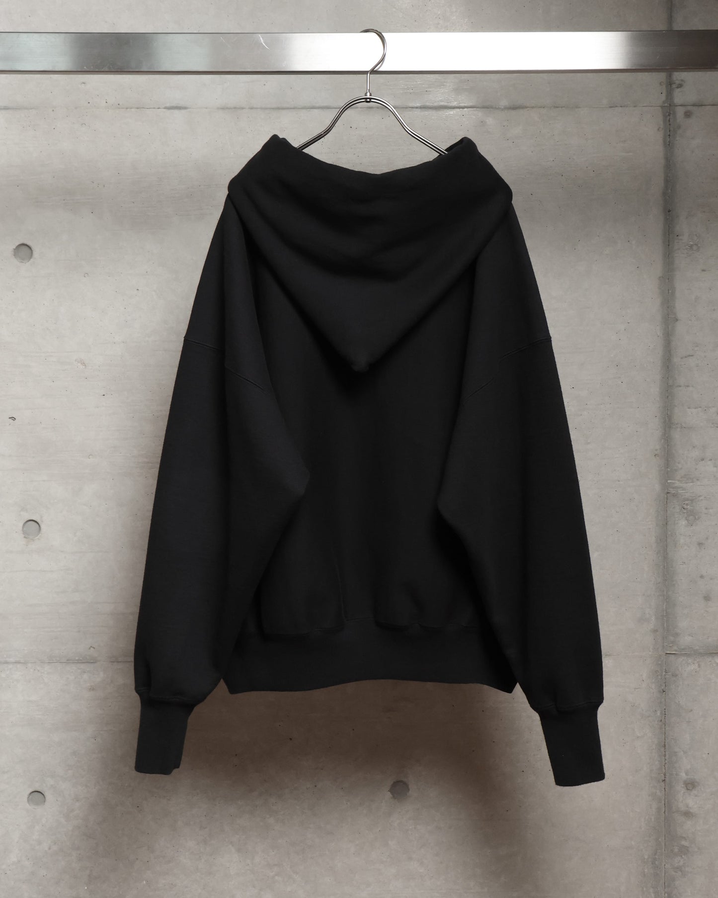 HOODIE  BLACK