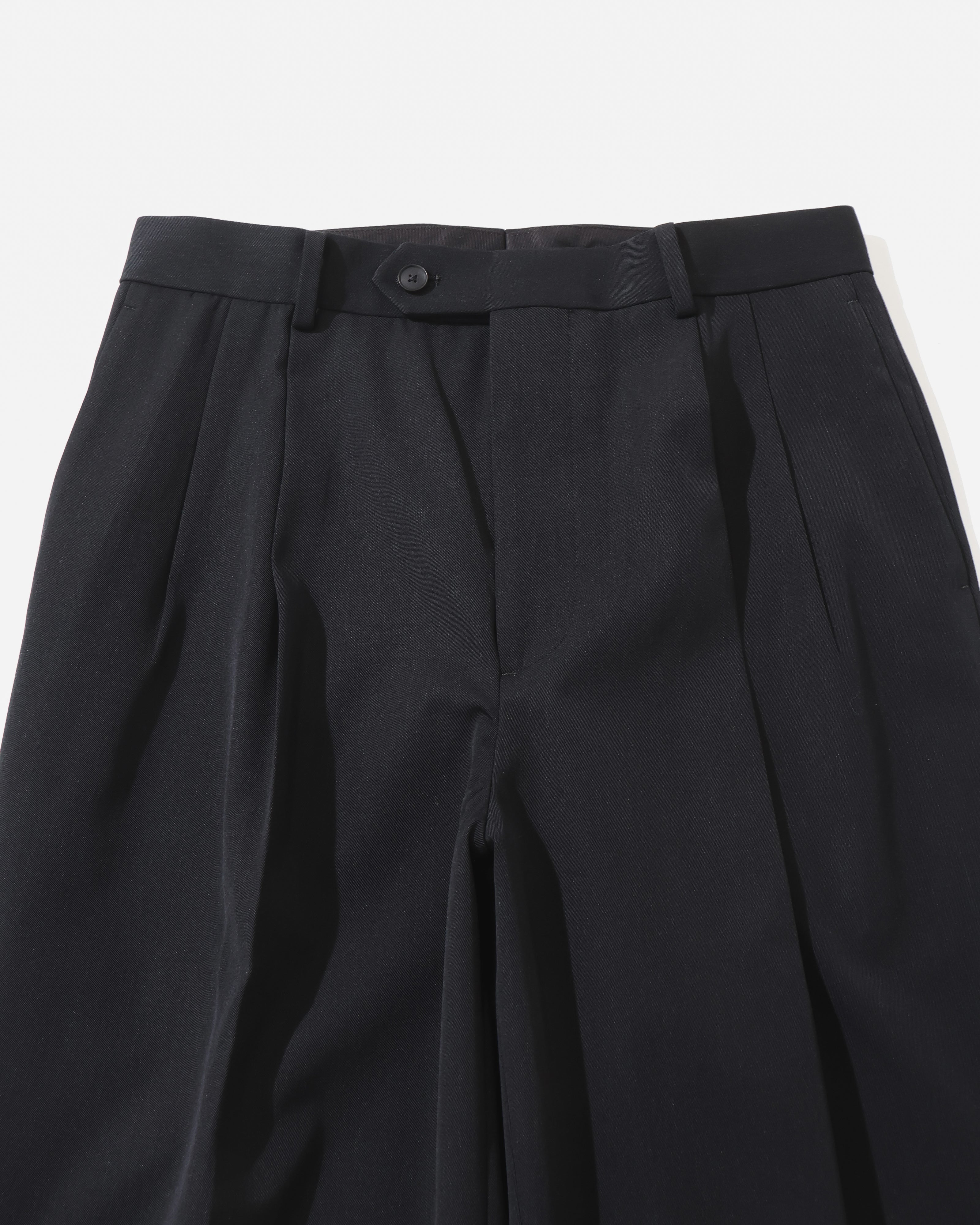 LIGHT WOOL MAX GABARDINE TWO-TUCK SLACKS TOP BLACK – TIME AFTER TIME