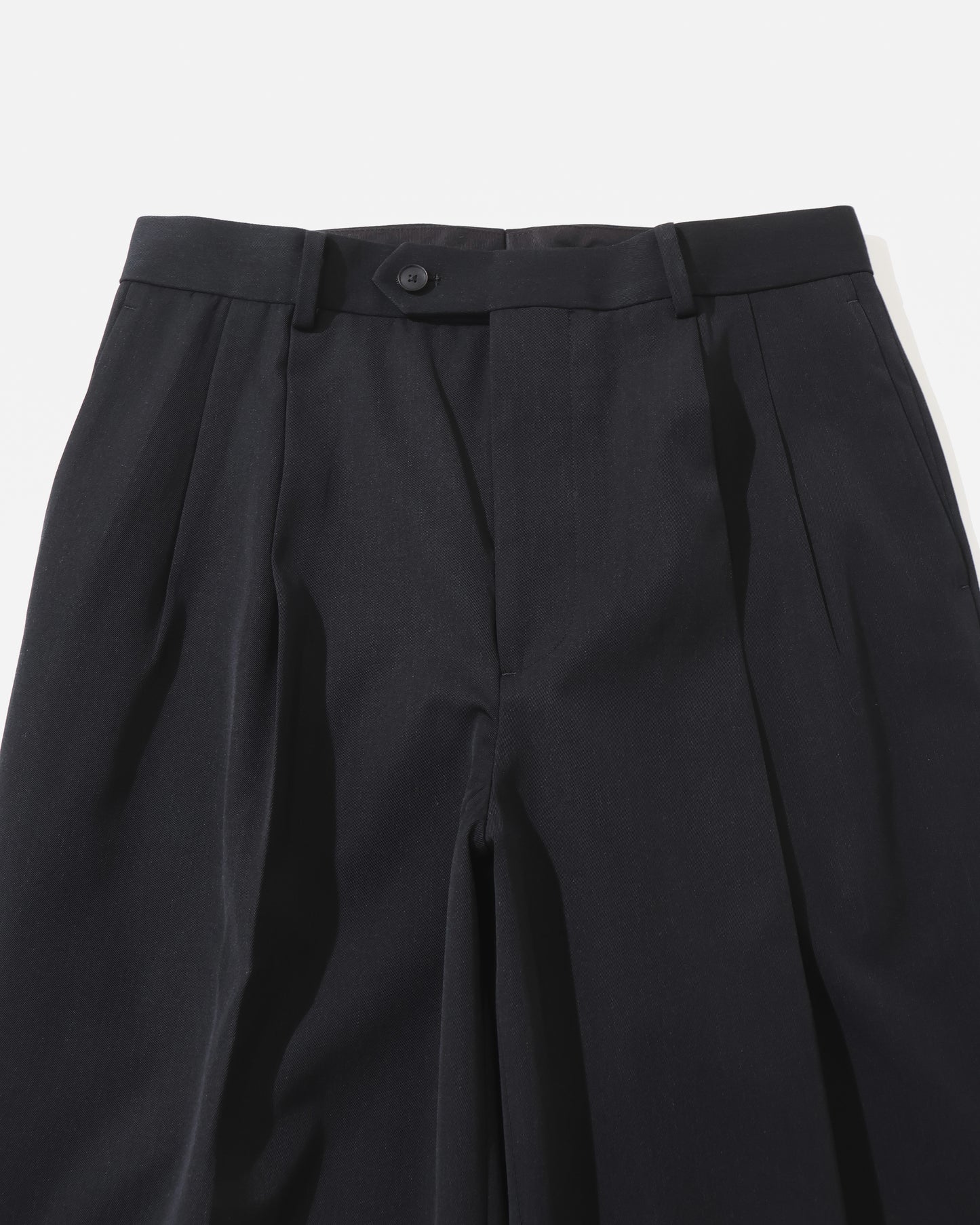 LIGHT WOOL MAX GABARDINE TWO-TUCK SLACKS TOP BLACK