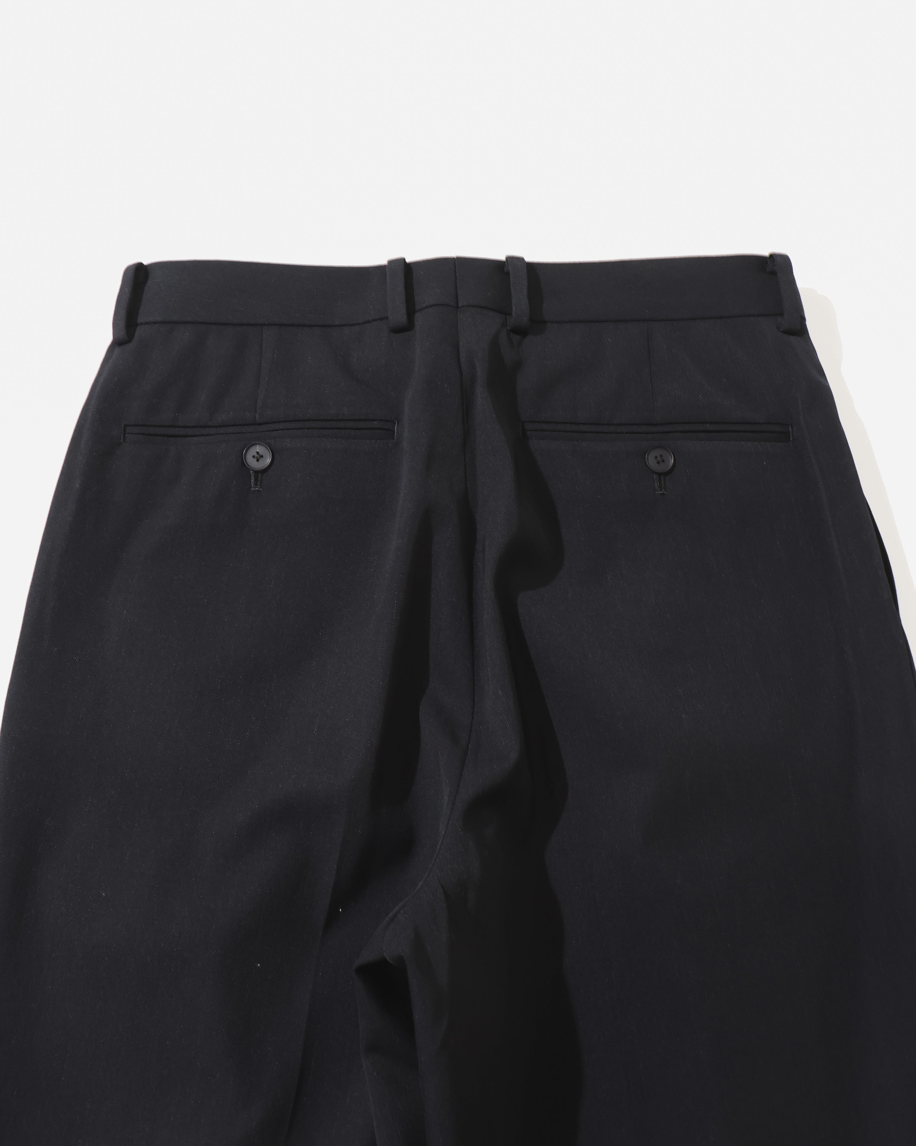 LIGHT WOOL MAX GABARDINE TWO-TUCK SLACKS TOP BLACK – TIME AFTER TIME