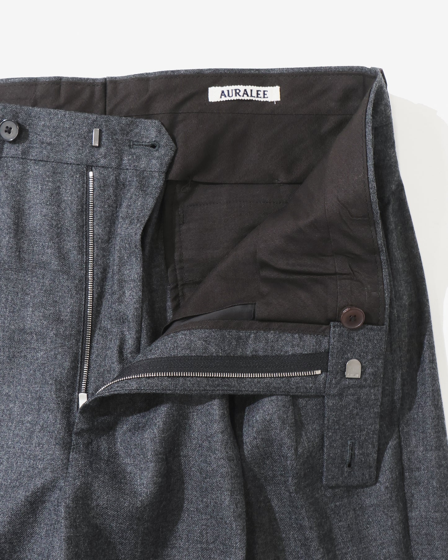 SUPER LIGHT WOOL TWO-TUCK SLACKS TOP CHARCOAL