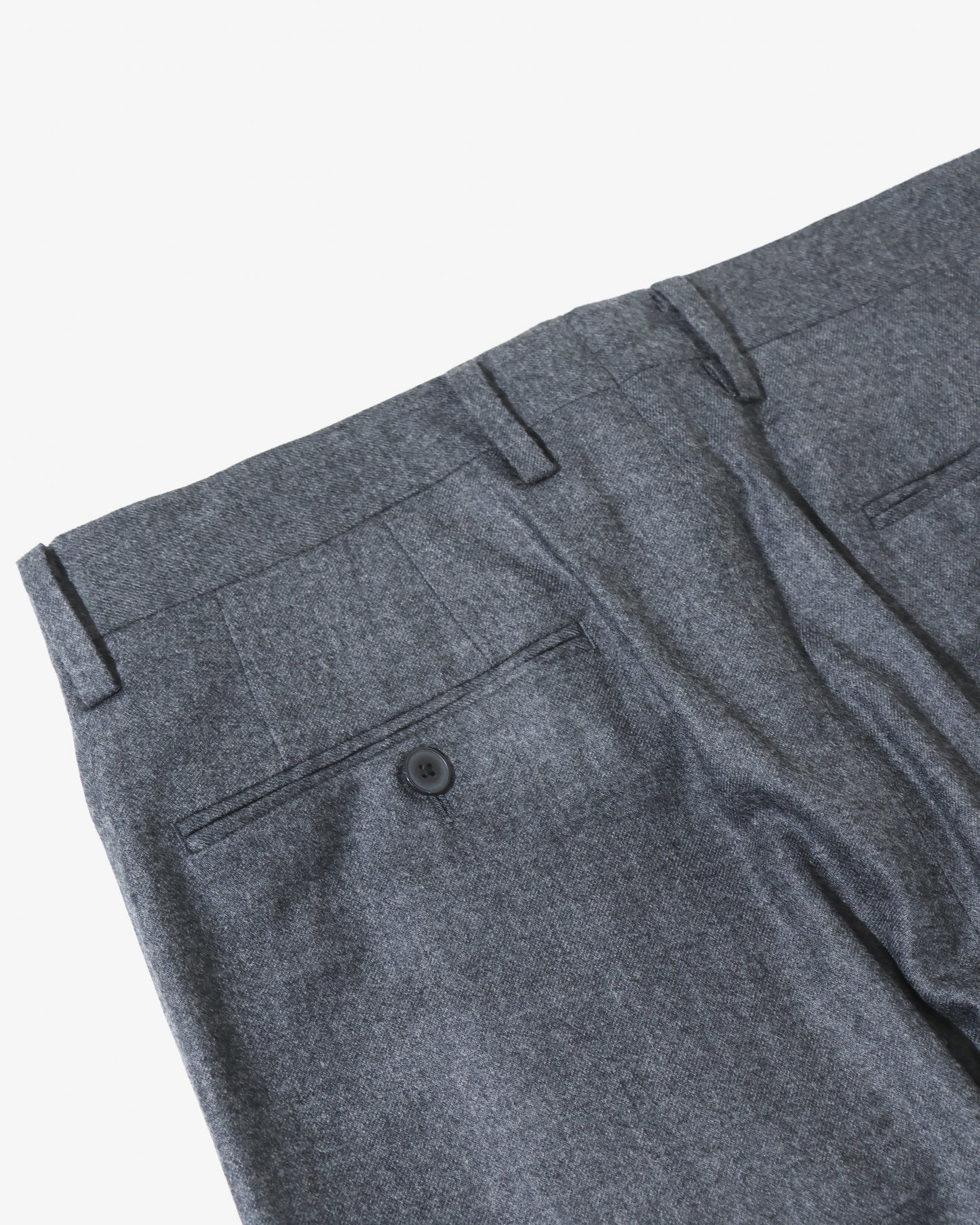 SUPER LIGHT WOOL TWO-TUCK SLACKS TOP CHARCOAL