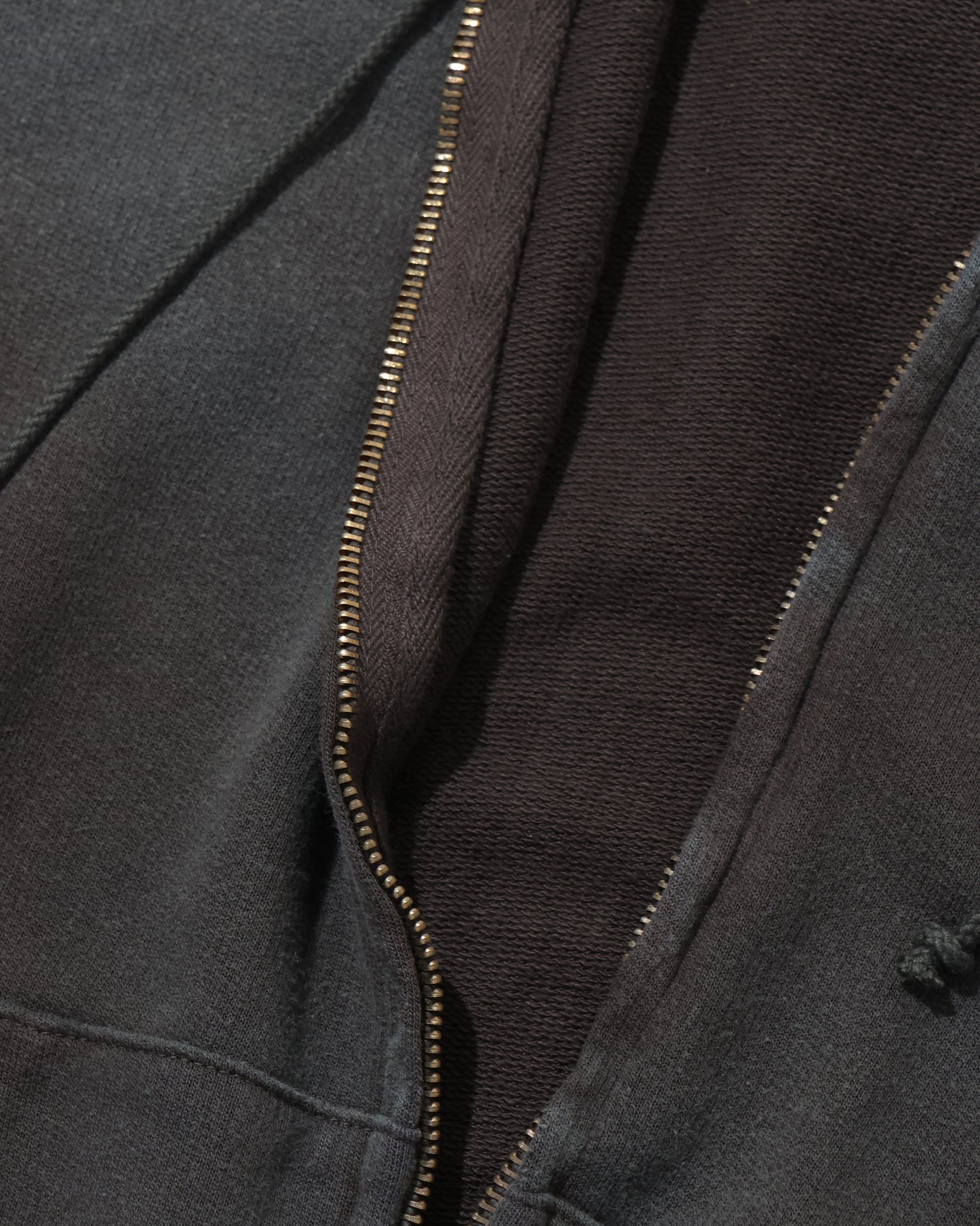 PRODUCT DYED PIMA LIGHT SWEAT ZIP PARKA INK BLACK