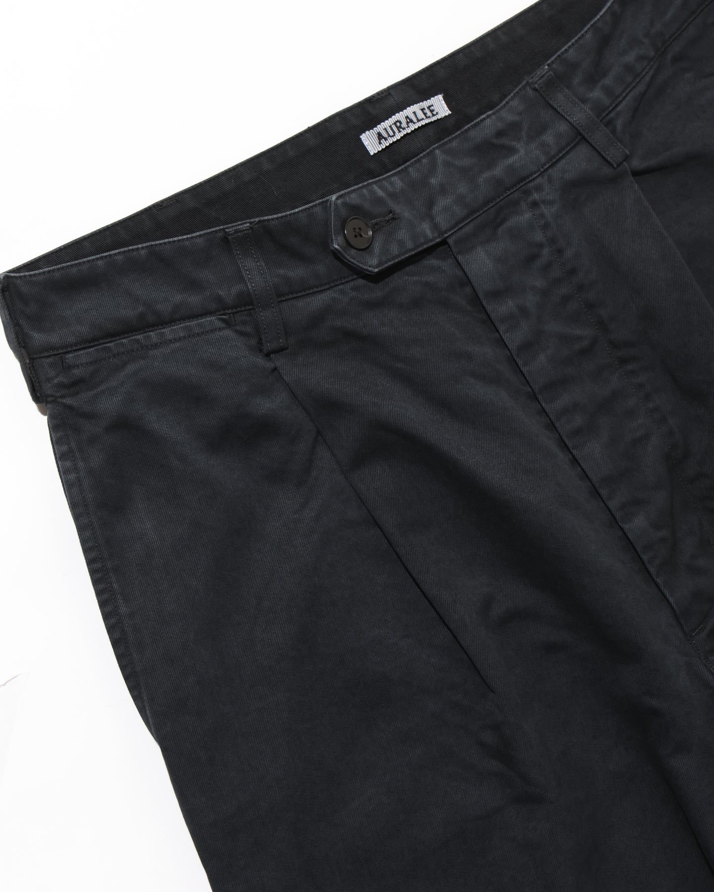 PRODUCT DYED FINX CHINO ONE-TUCK PANTS BLACK