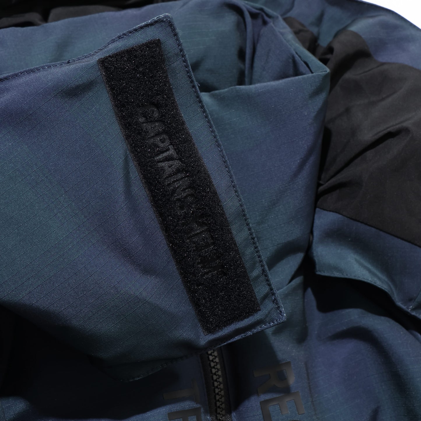 DETACHABLE HOOD TECH JKT