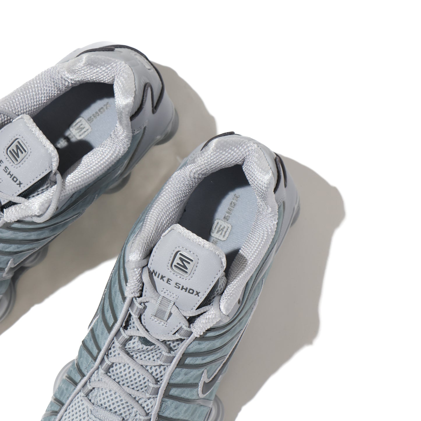 NIKE SHOX TL