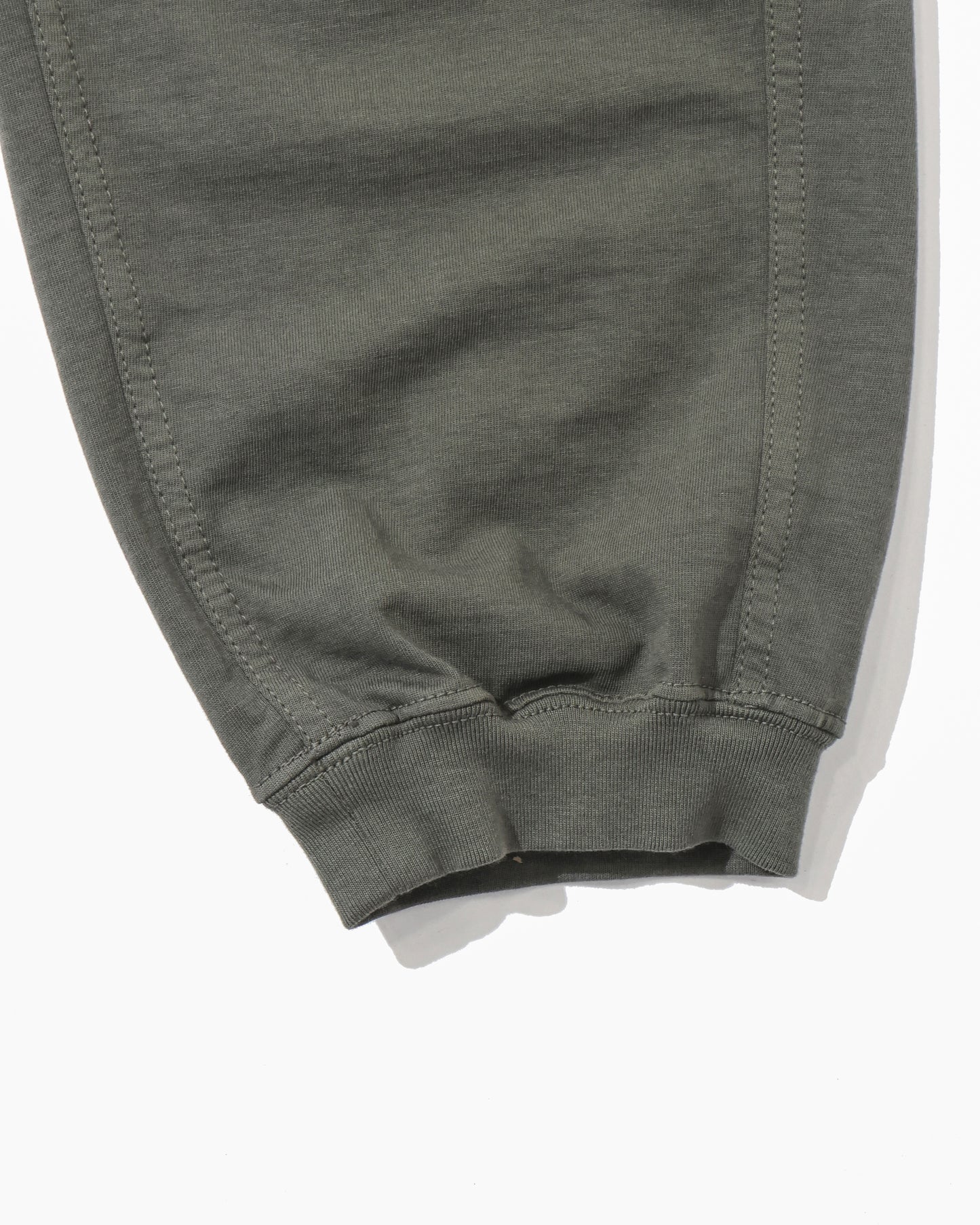 アディクティブパンツ