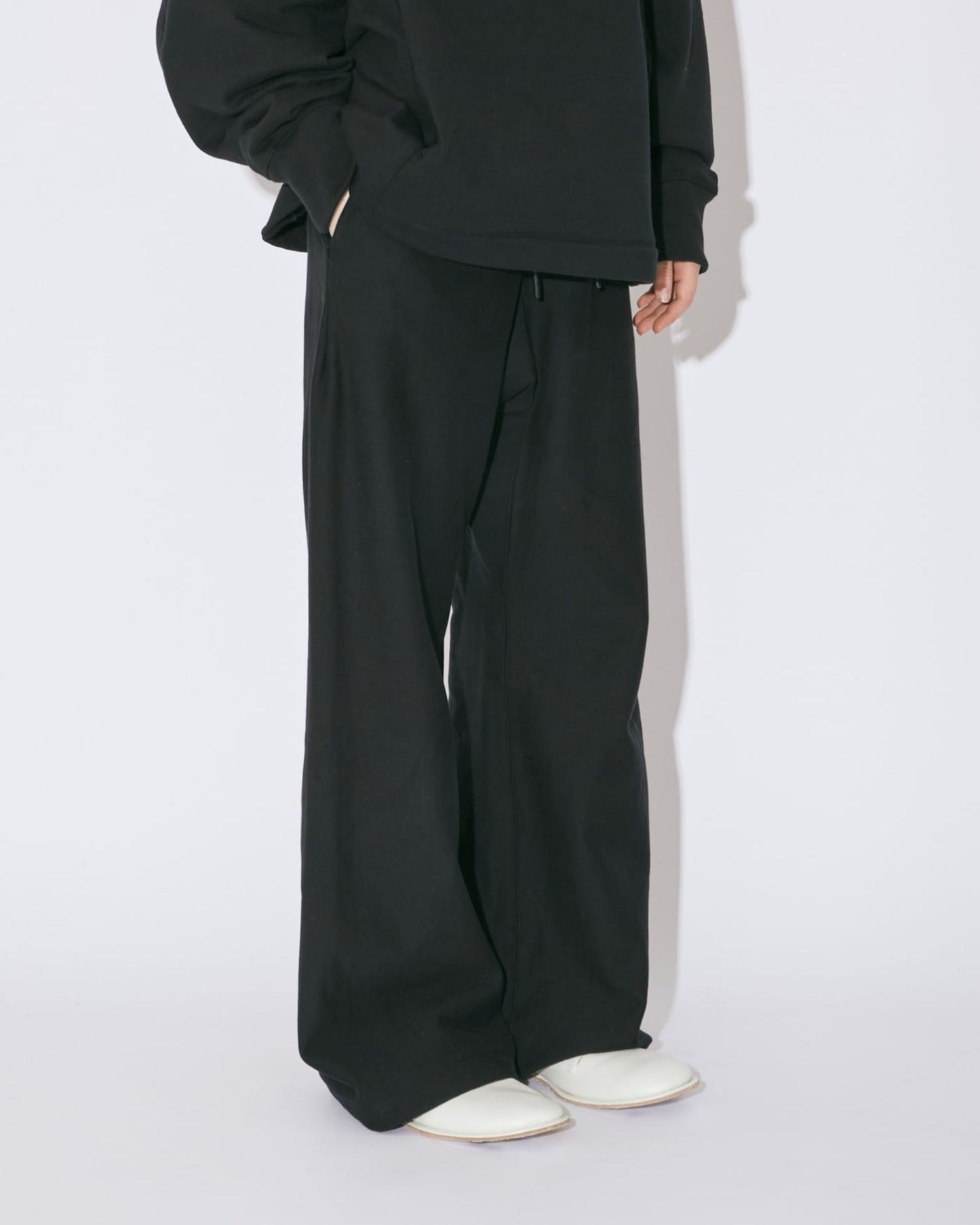 suvin compact sweat wide straight pants