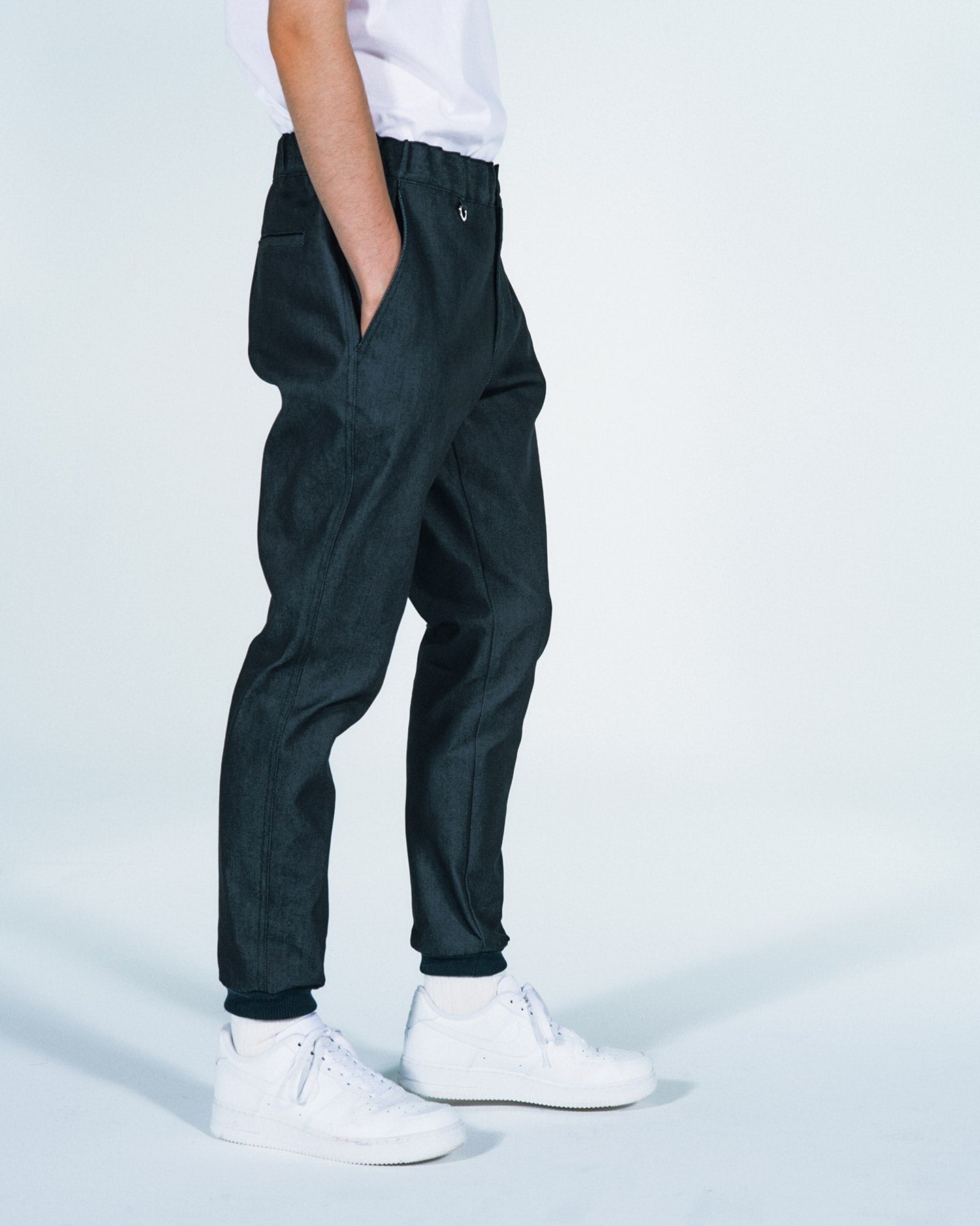 SLIM FIT RIBBED PANTS