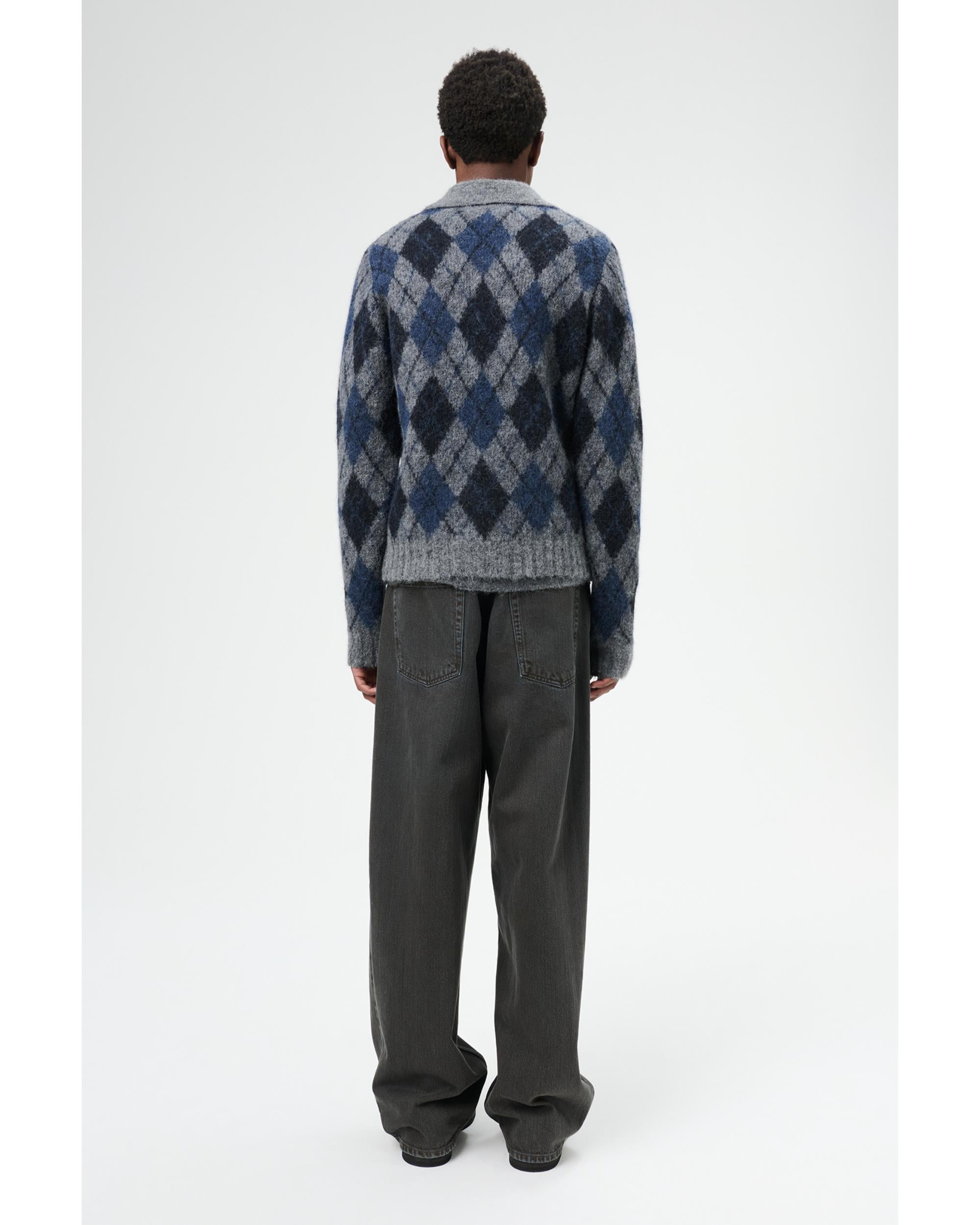 11798_599eb35b8b-m4243es-rtail