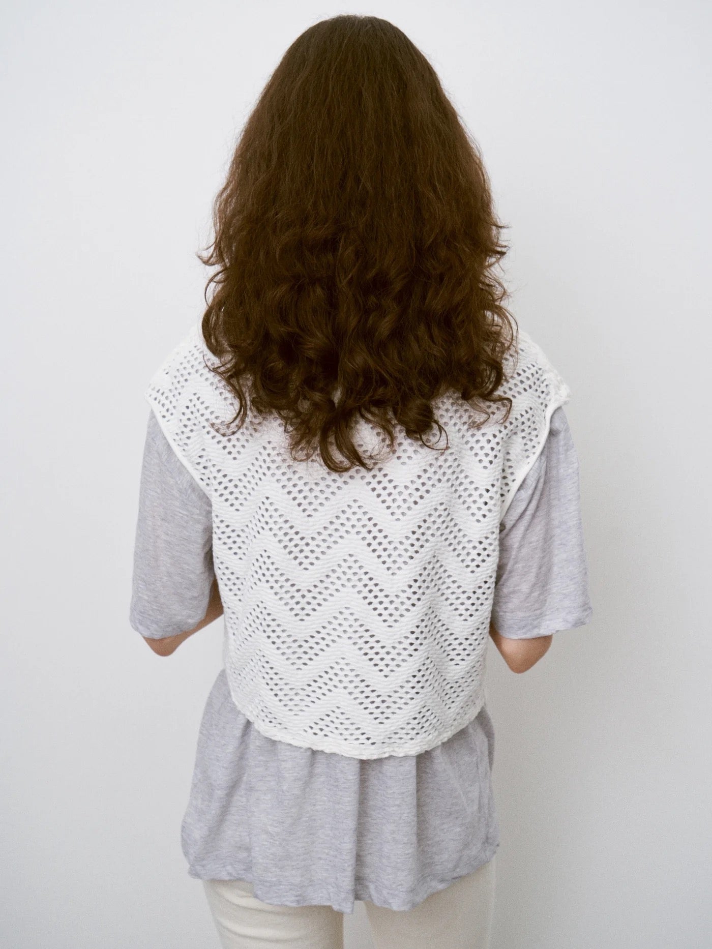 pattern mesh cotton jersey ruffled sleeveless top