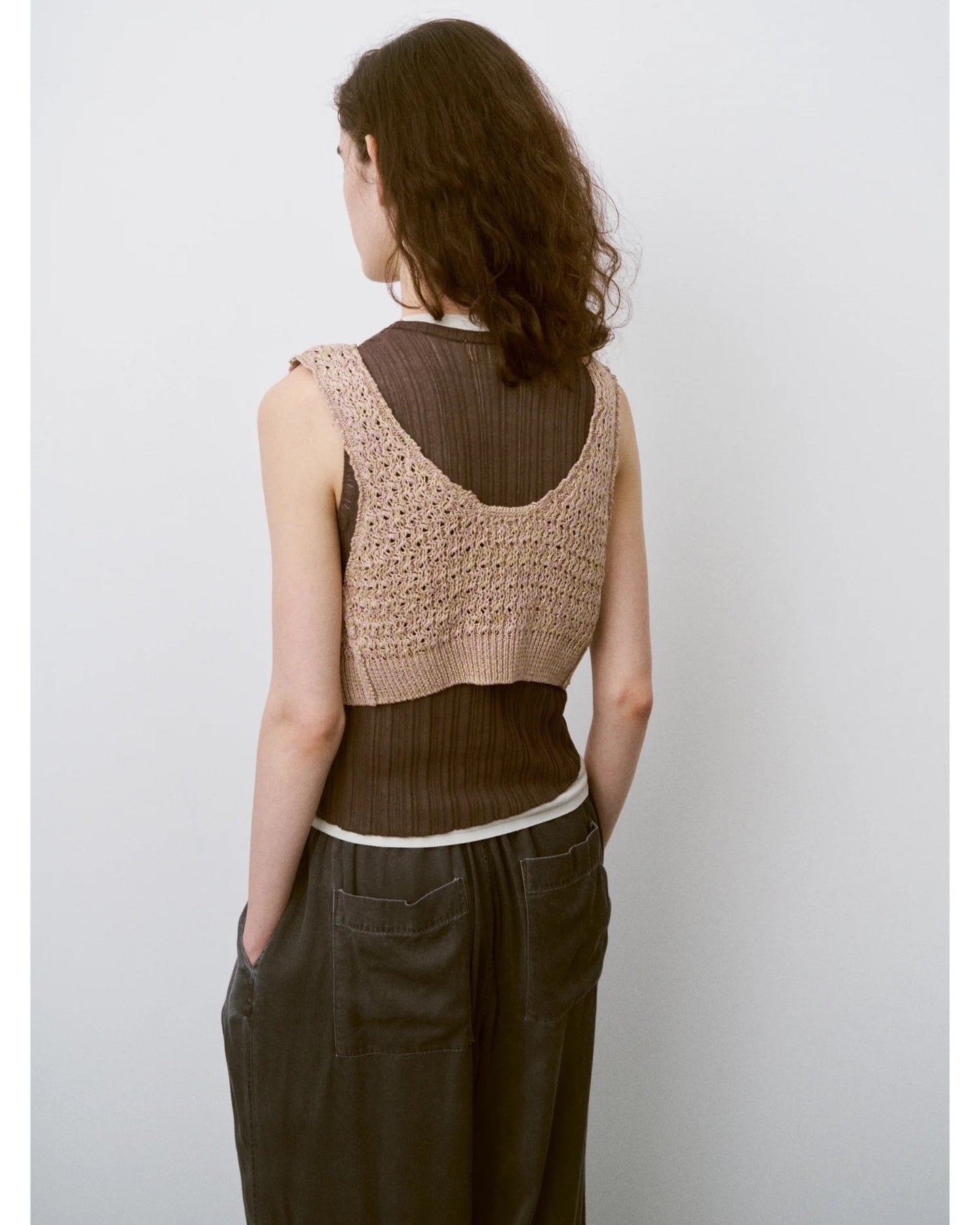 double honeycomb mesh-knit cropped vest