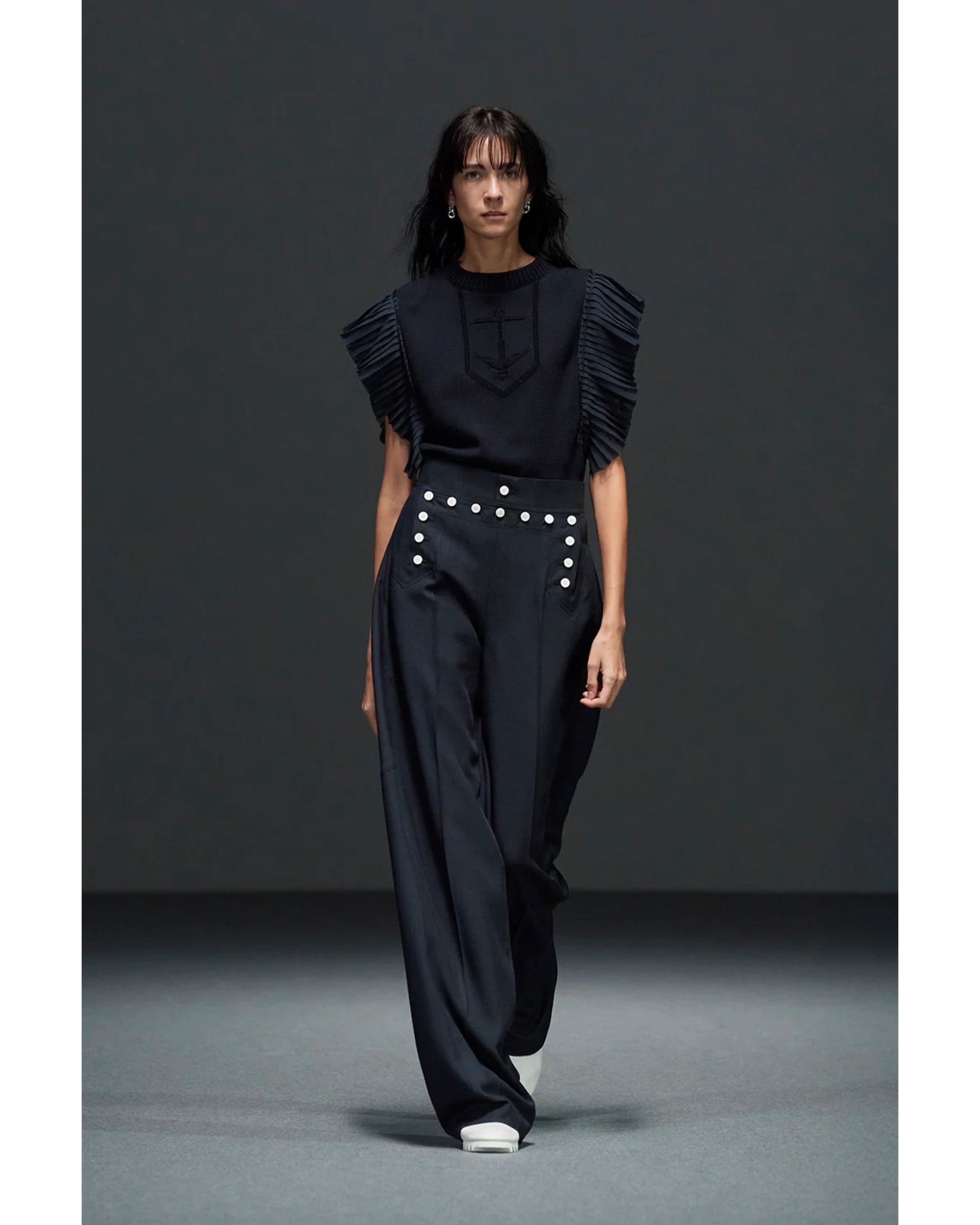 SLEEVELESS PLEATED GUERNSEY KNIT 11424