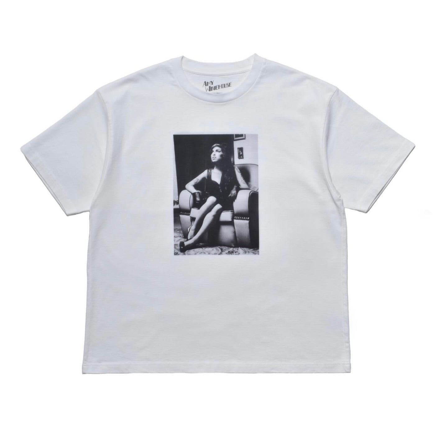 Amy Winehouse "Sitting On A Chair" Photo S/S Tee