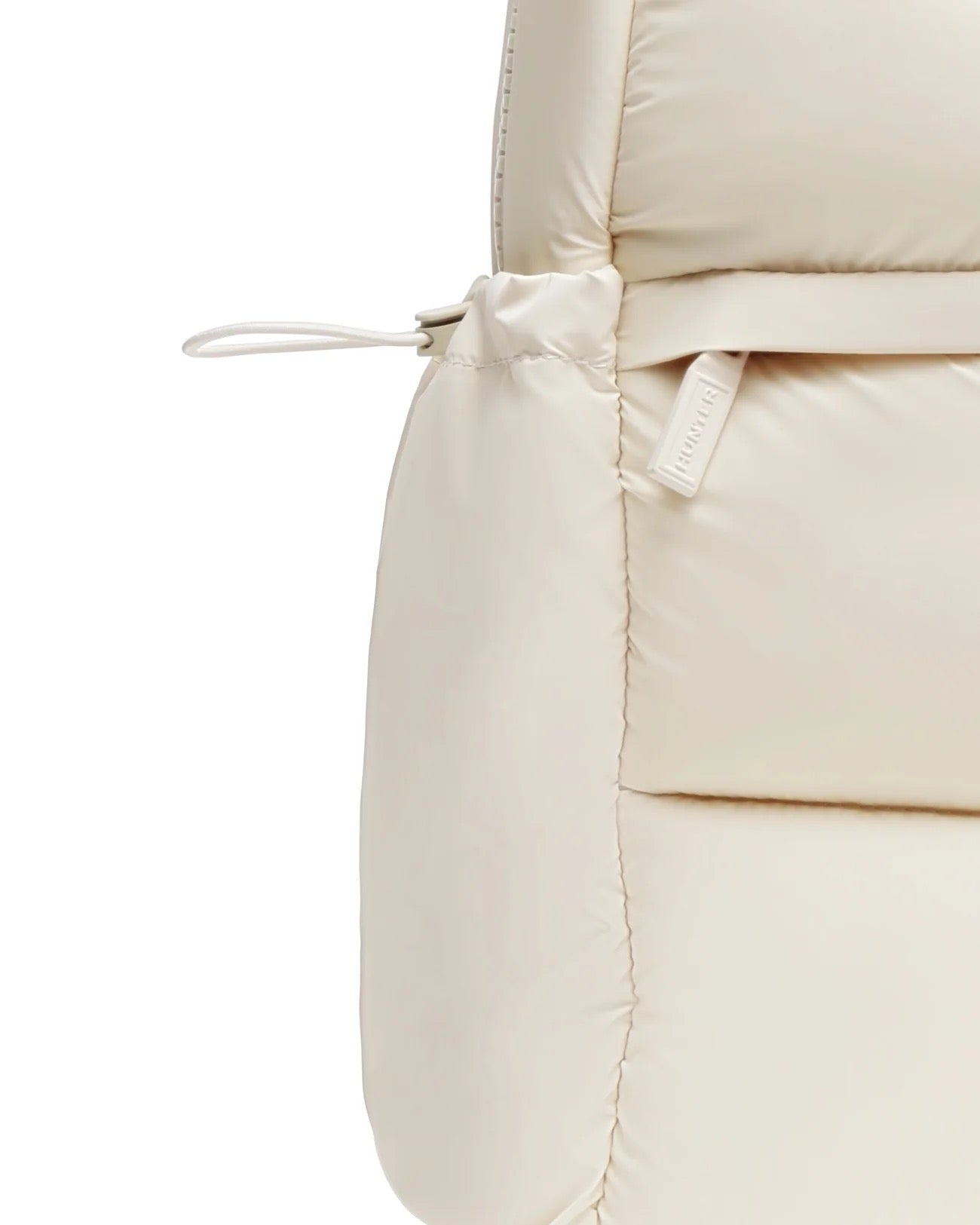 イントレピッド エクストラ パフド バックパック