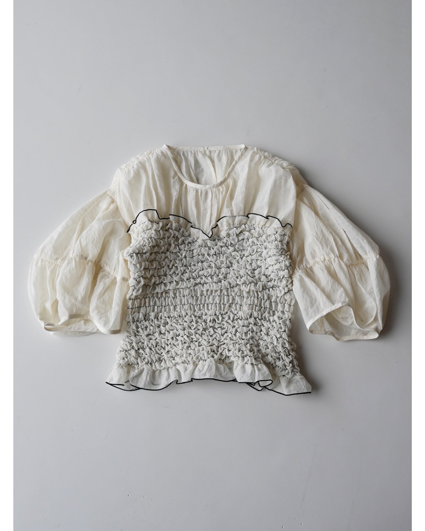 COLOR STITCHED SHIRRING TOPS