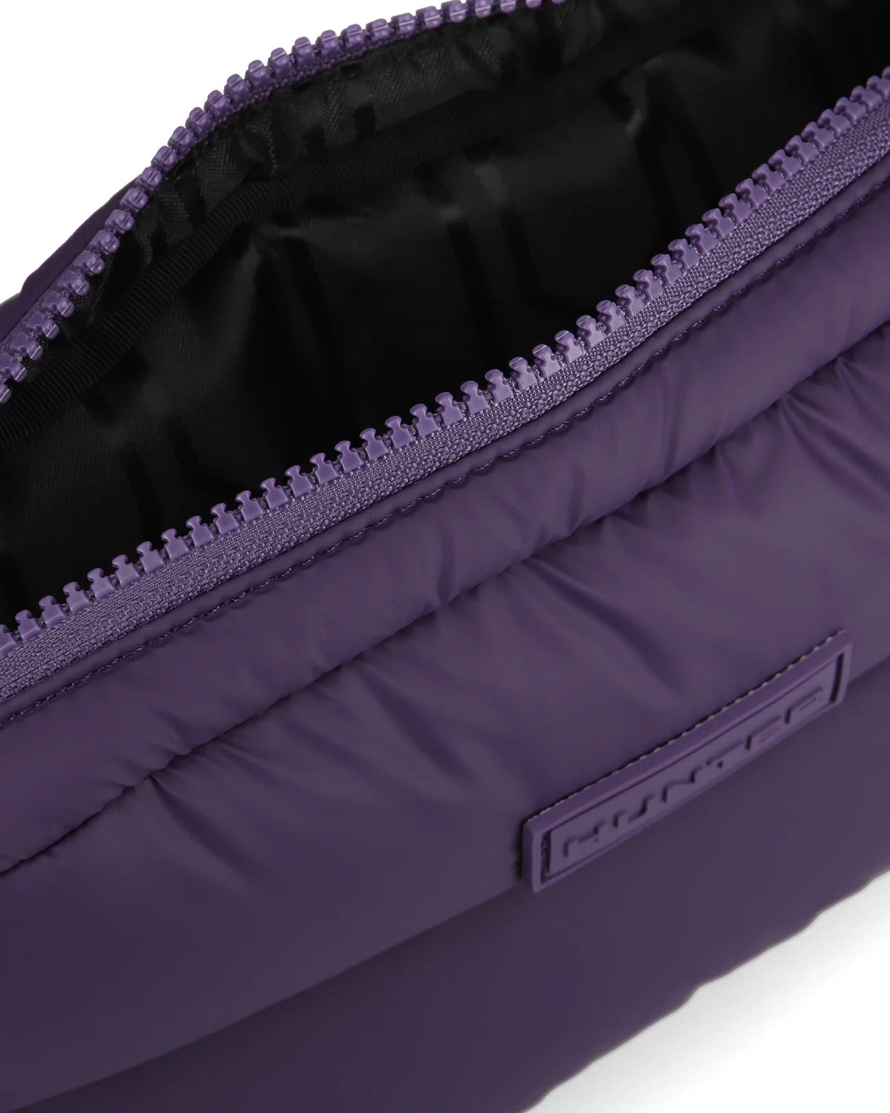 イントレピッド エクストラ パフド クロスボディ